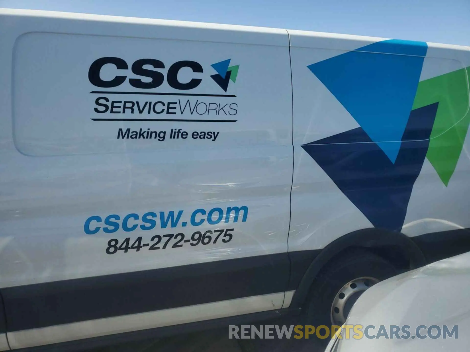 10 Photograph of a damaged car 1FTYE1YM2KKB40186 FORD TRANSIT-150 2019