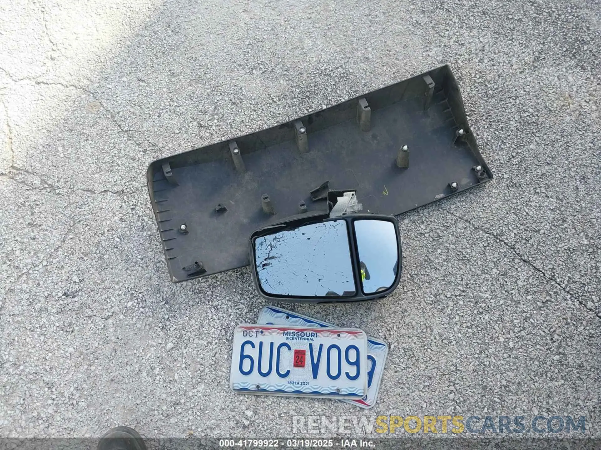 11 Photograph of a damaged car 1FTYE1YM5KKB72601 FORD TRANSIT-150 2019