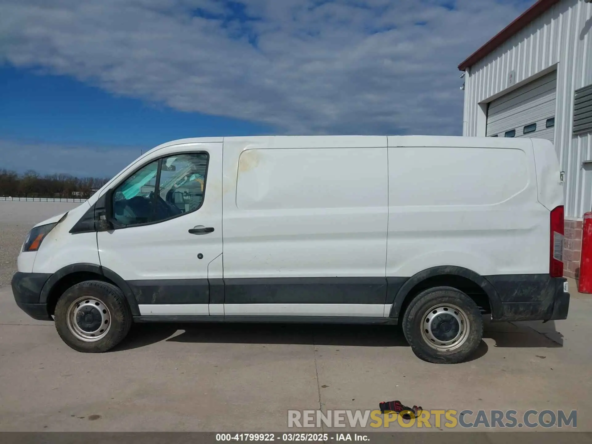 14 Photograph of a damaged car 1FTYE1YM5KKB72601 FORD TRANSIT-150 2019