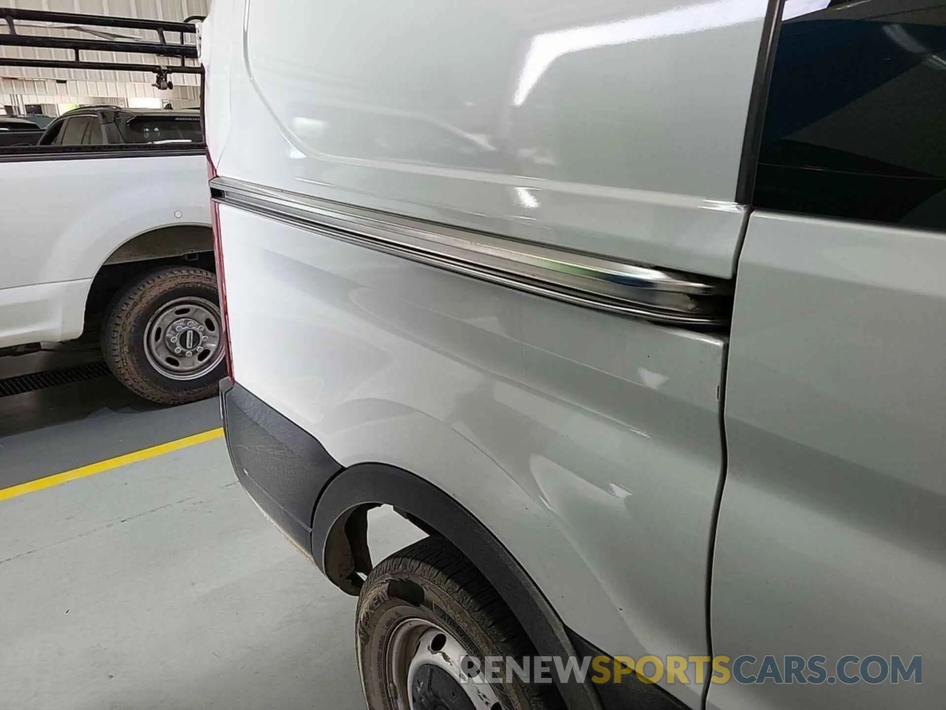 29 Photograph of a damaged car 1FTYE1YM6KKB28316 FORD TRANSIT-150 2019