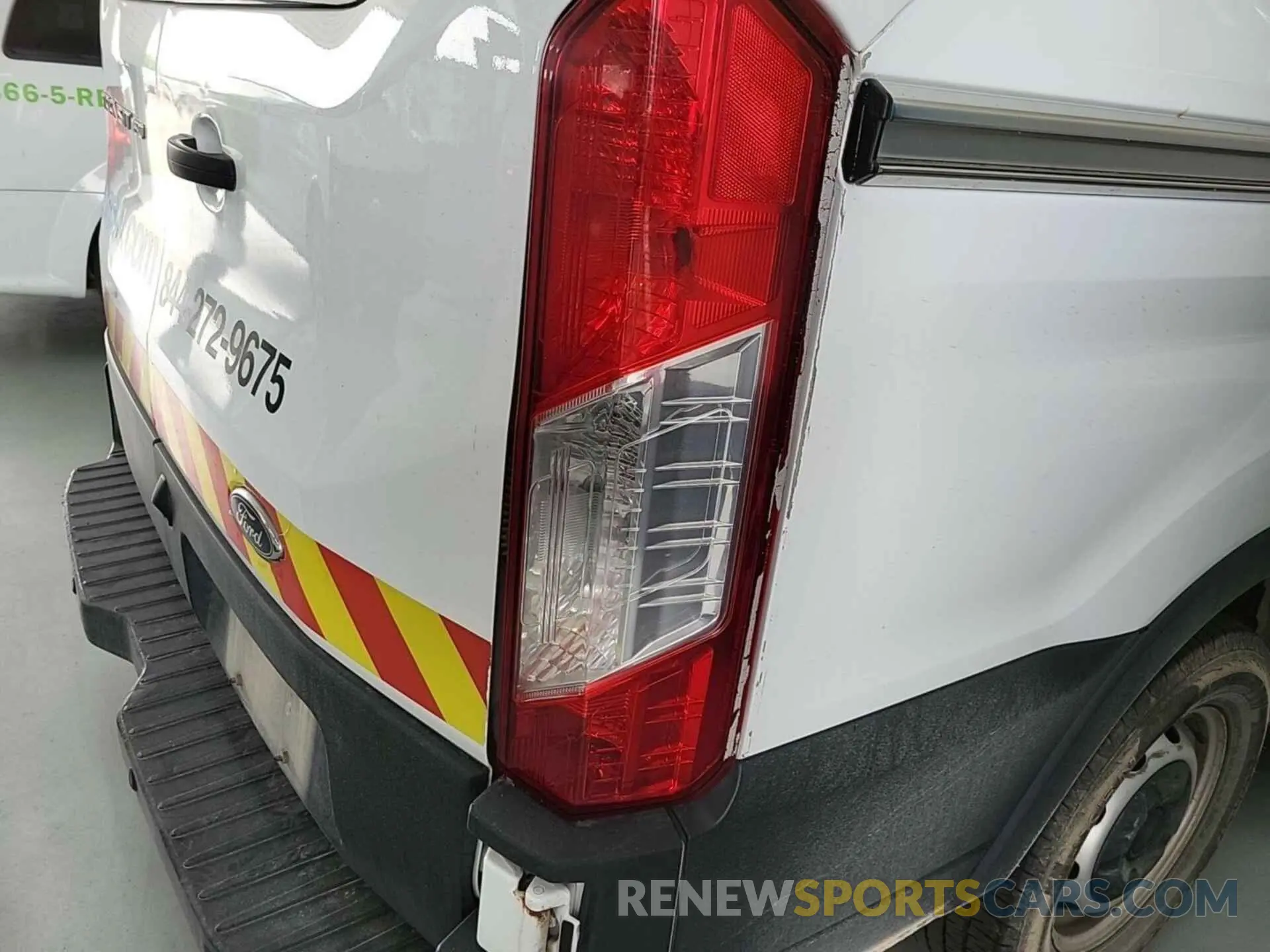 32 Photograph of a damaged car 1FTYE1YM6KKB28316 FORD TRANSIT-150 2019