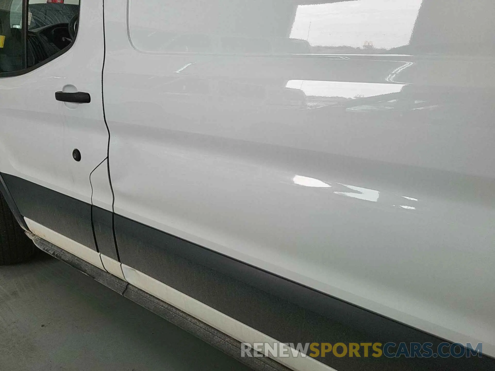 8 Photograph of a damaged car 1FTYE1YM6KKB28316 FORD TRANSIT-150 2019