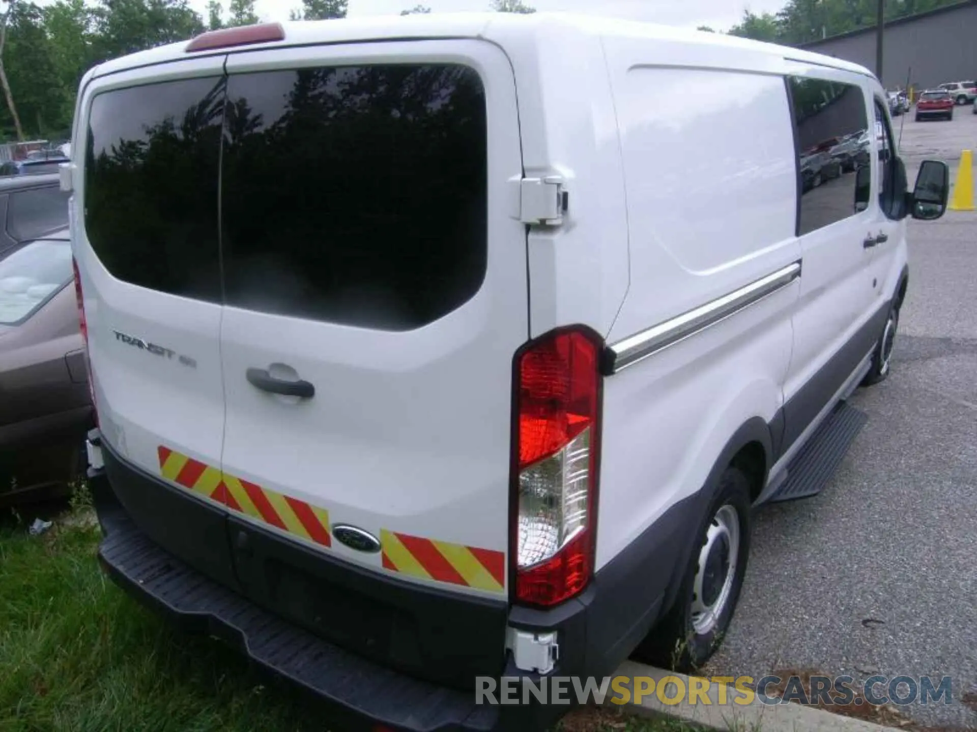 11 Photograph of a damaged car 1FTYE1YM7KKB28308 FORD TRANSIT-150 2019
