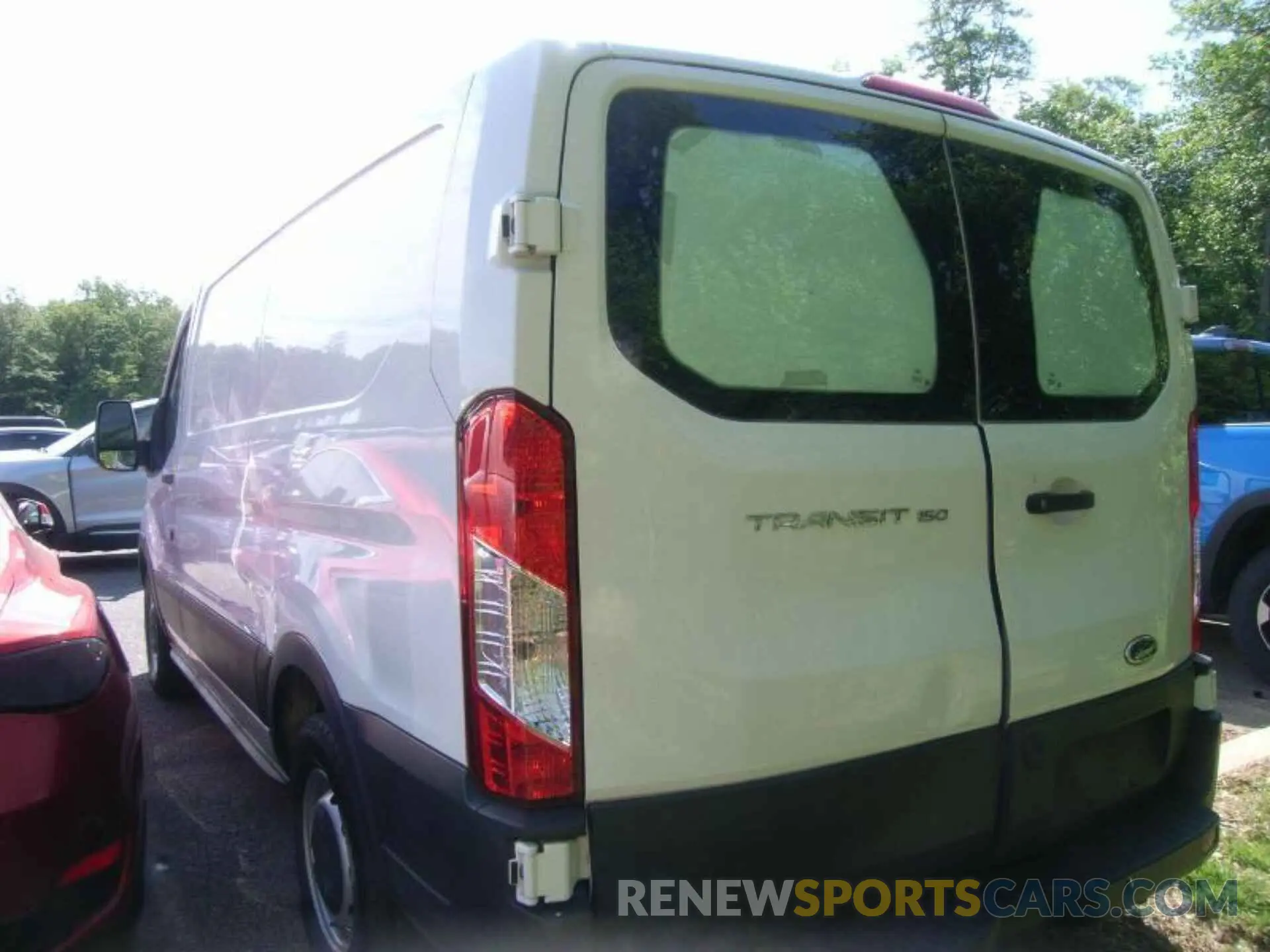 4 Фотография поврежденного автомобиля 1FTYE1YM8KKB31914 FORD TRANSIT-150 2019