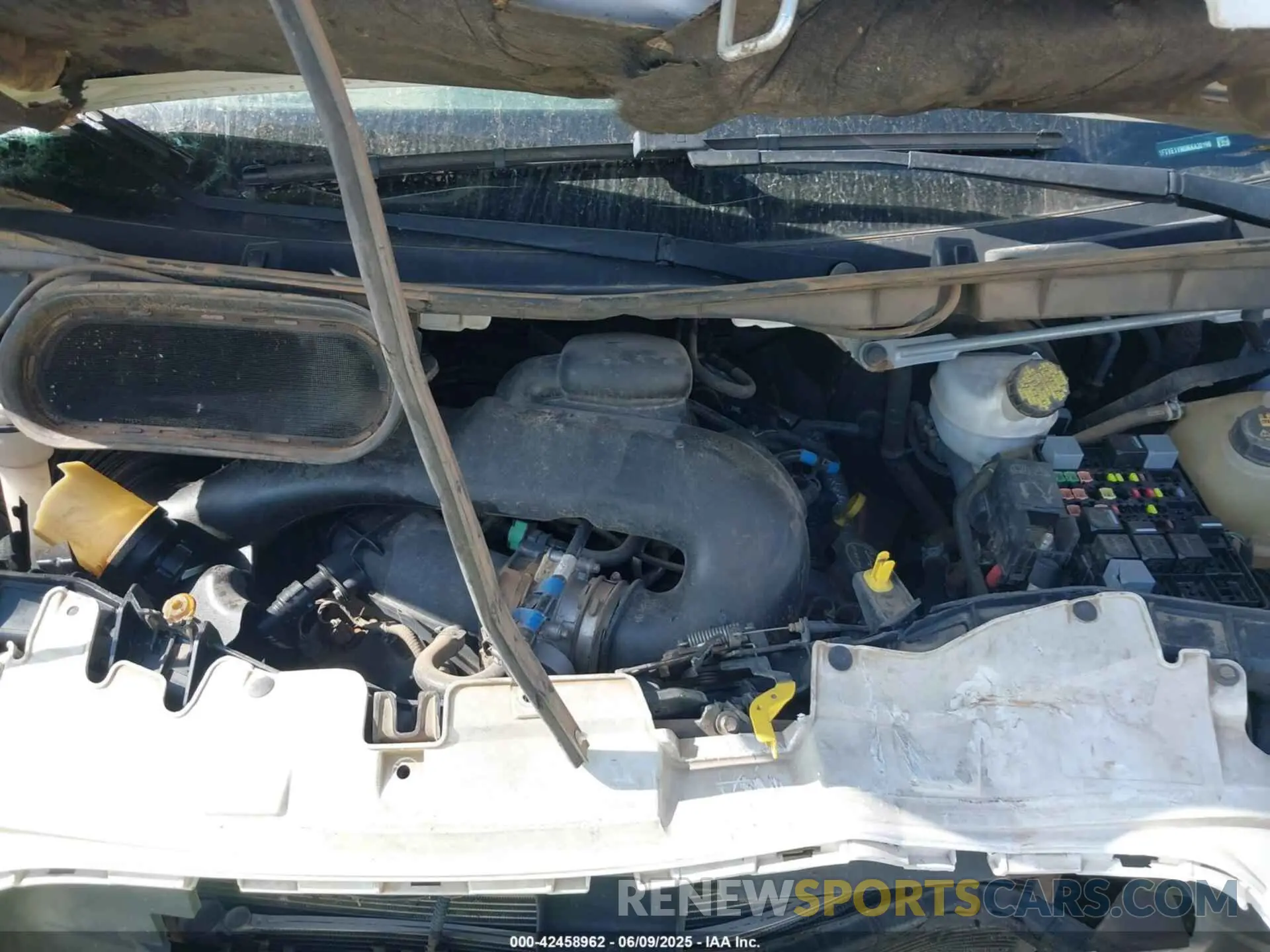 10 Photograph of a damaged car 1FTYE1YM9KKA30199 FORD TRANSIT-150 2019