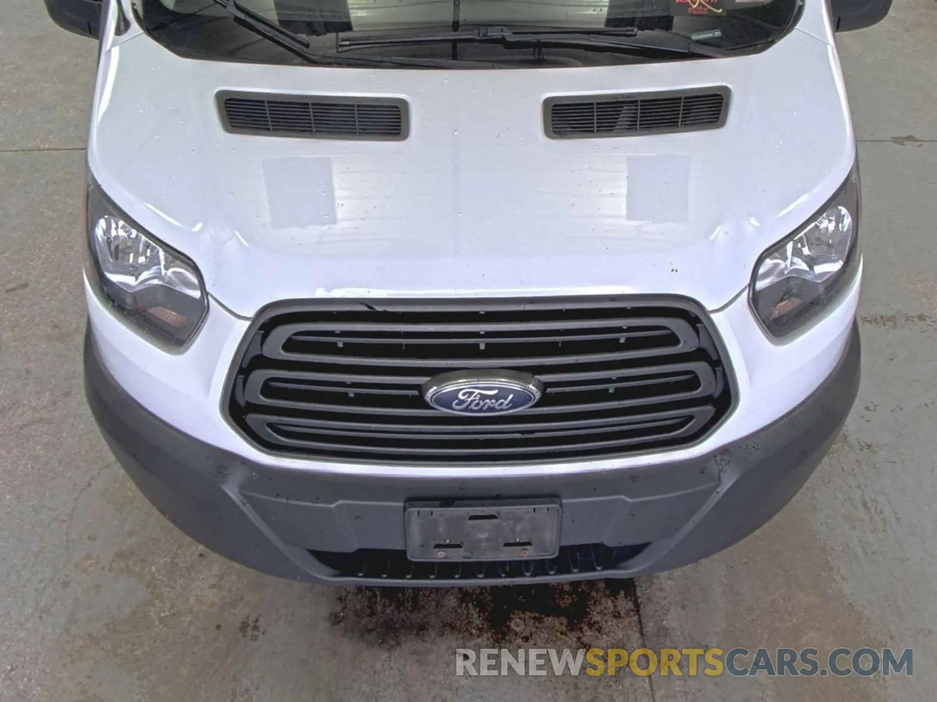 16 Photograph of a damaged car 1FTYE1ZM2KKA84944 FORD TRANSIT-150 2019