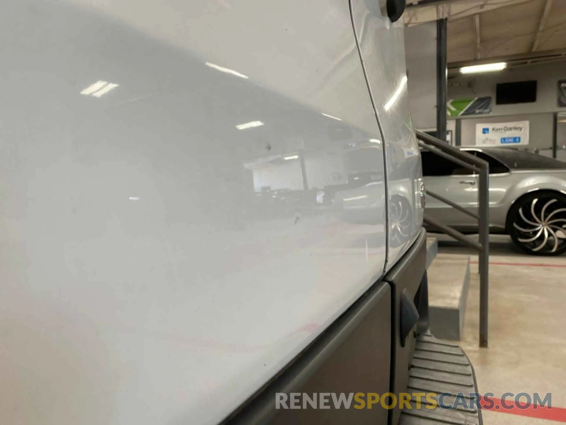 17 Photograph of a damaged car 1FTYE1ZM2KKA84944 FORD TRANSIT-150 2019