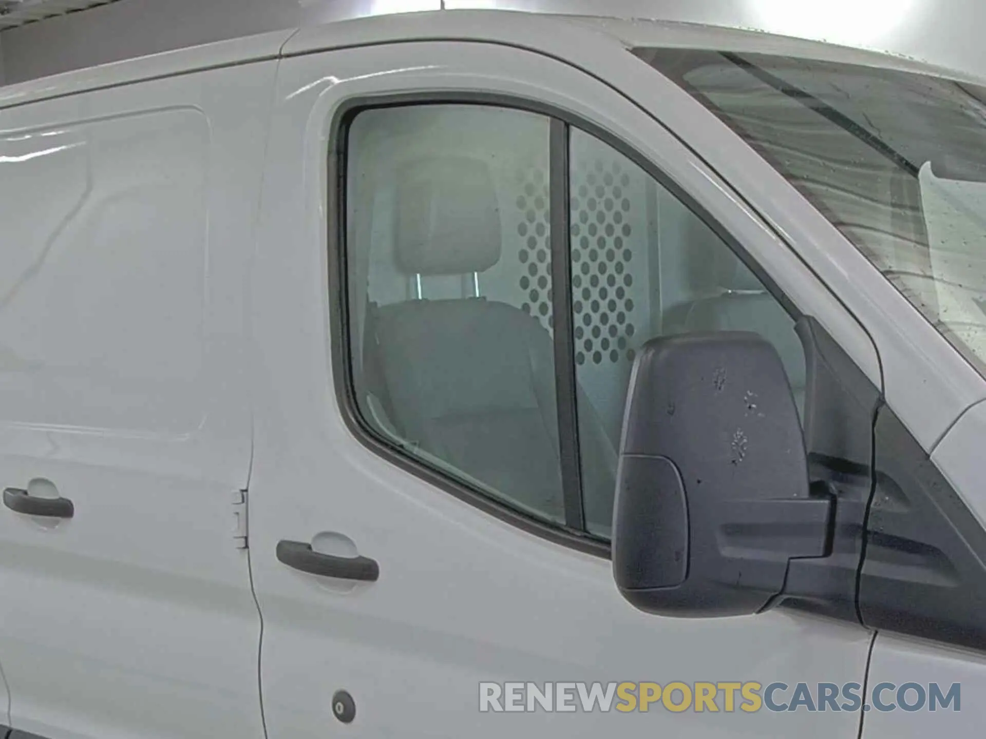 21 Photograph of a damaged car 1FTYE1ZM2KKA84944 FORD TRANSIT-150 2019