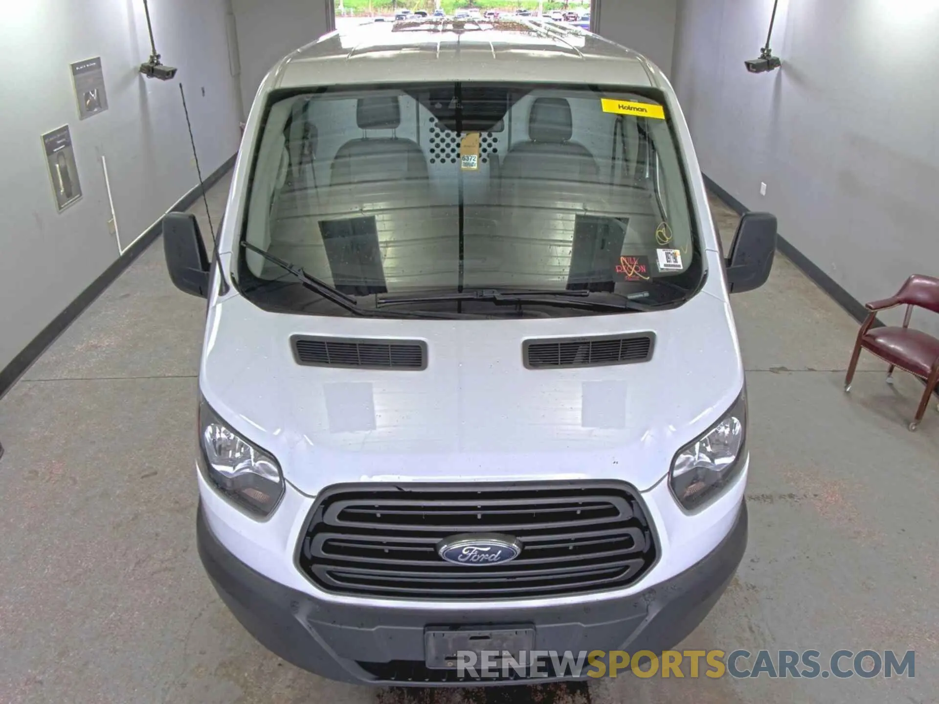 26 Photograph of a damaged car 1FTYE1ZM2KKA84944 FORD TRANSIT-150 2019