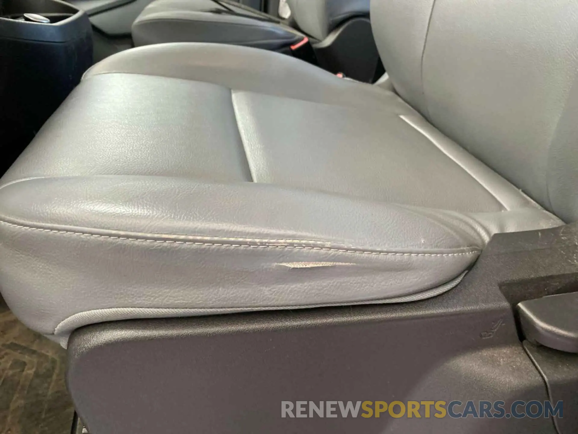 9 Photograph of a damaged car 1FTYE1ZM2KKA84944 FORD TRANSIT-150 2019