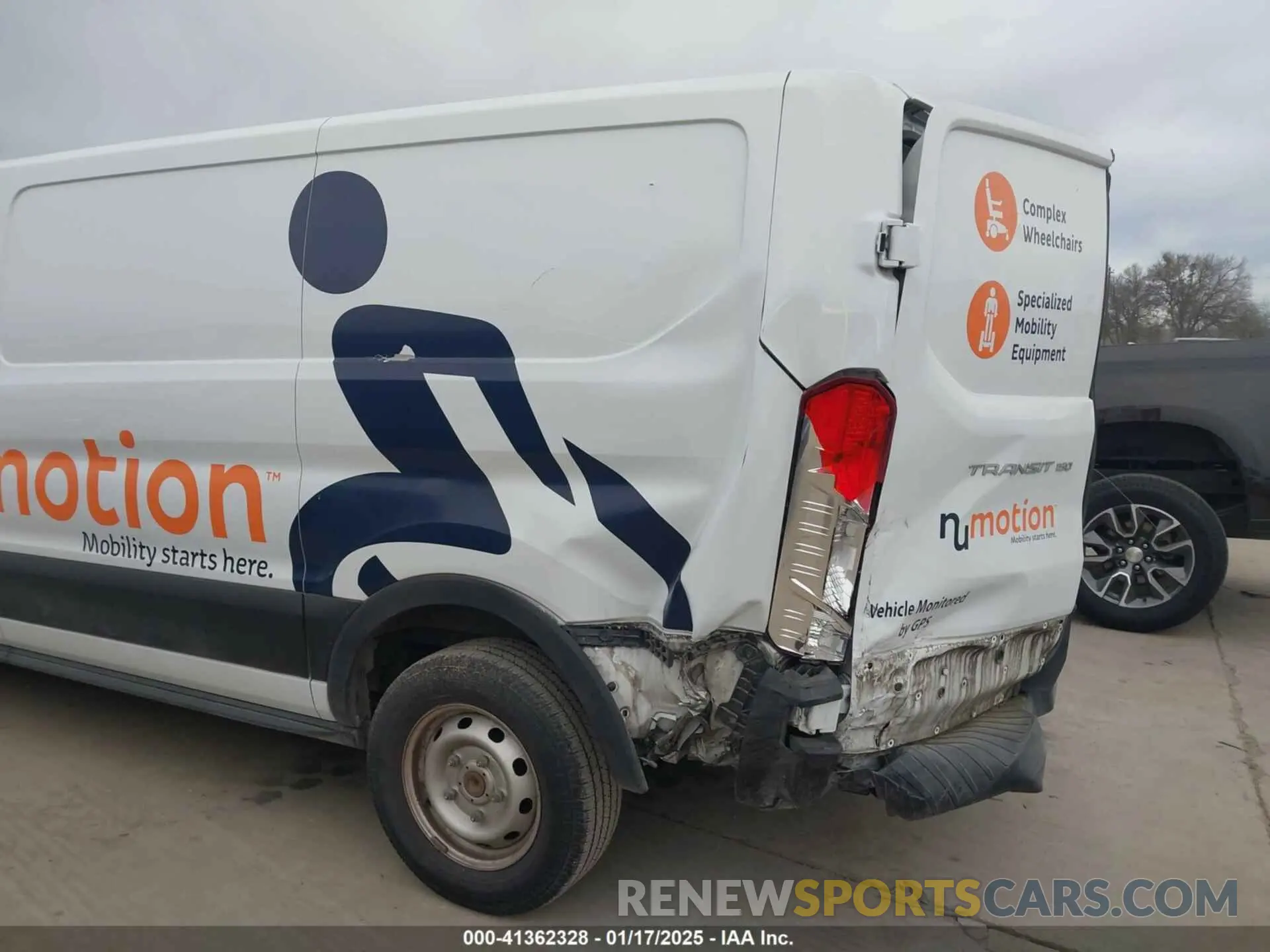 19 Фотография поврежденного автомобиля 1FTYE1ZM2KKB46391 FORD TRANSIT-150 2019