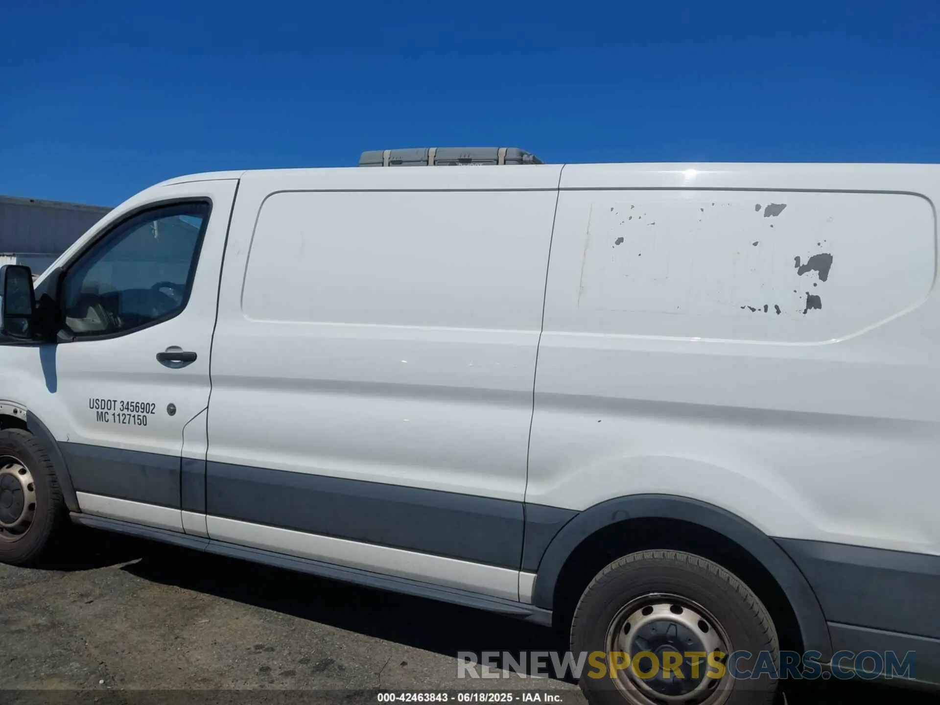 14 Photograph of a damaged car 1FTYE1ZM7KKB75305 FORD TRANSIT-150 2019