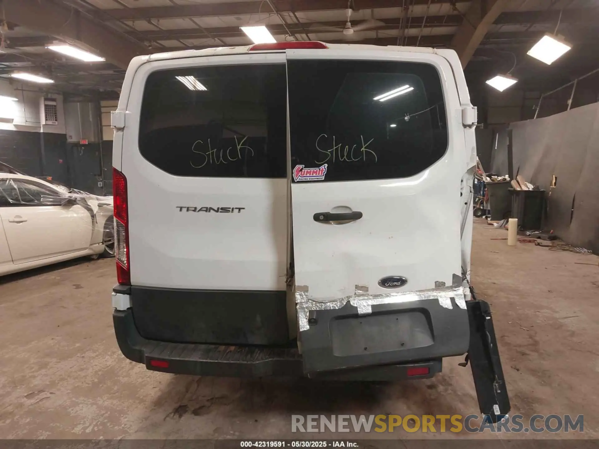 16 Фотография поврежденного автомобиля 1FTYE1ZM8KKA47462 FORD TRANSIT-150 2019