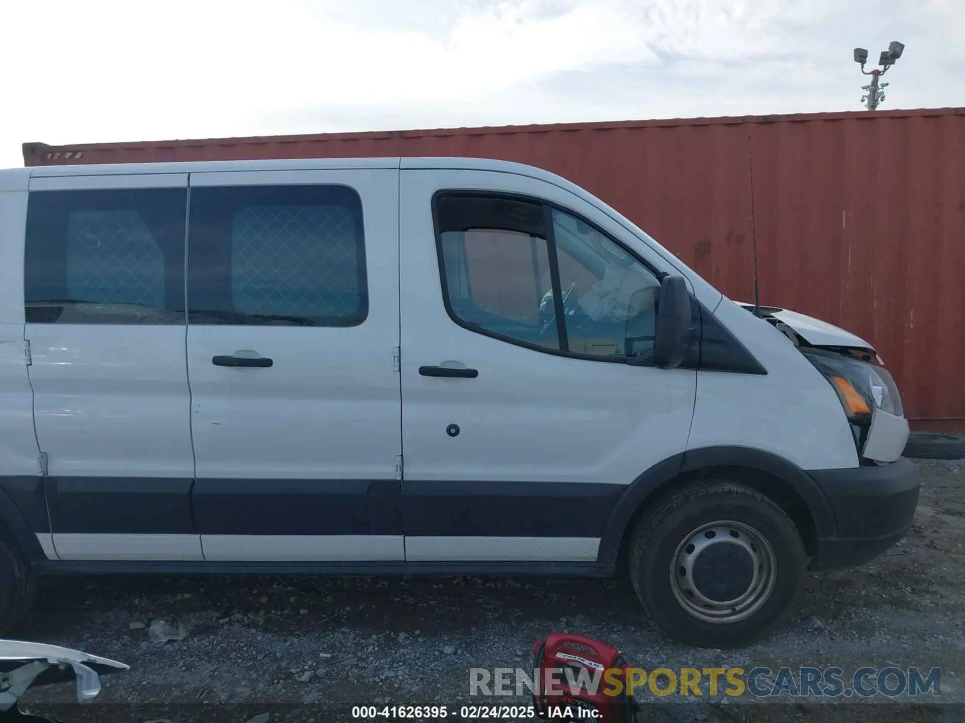 13 Фотография поврежденного автомобиля 1FTYE1ZM9KKB37770 FORD TRANSIT-150 2019