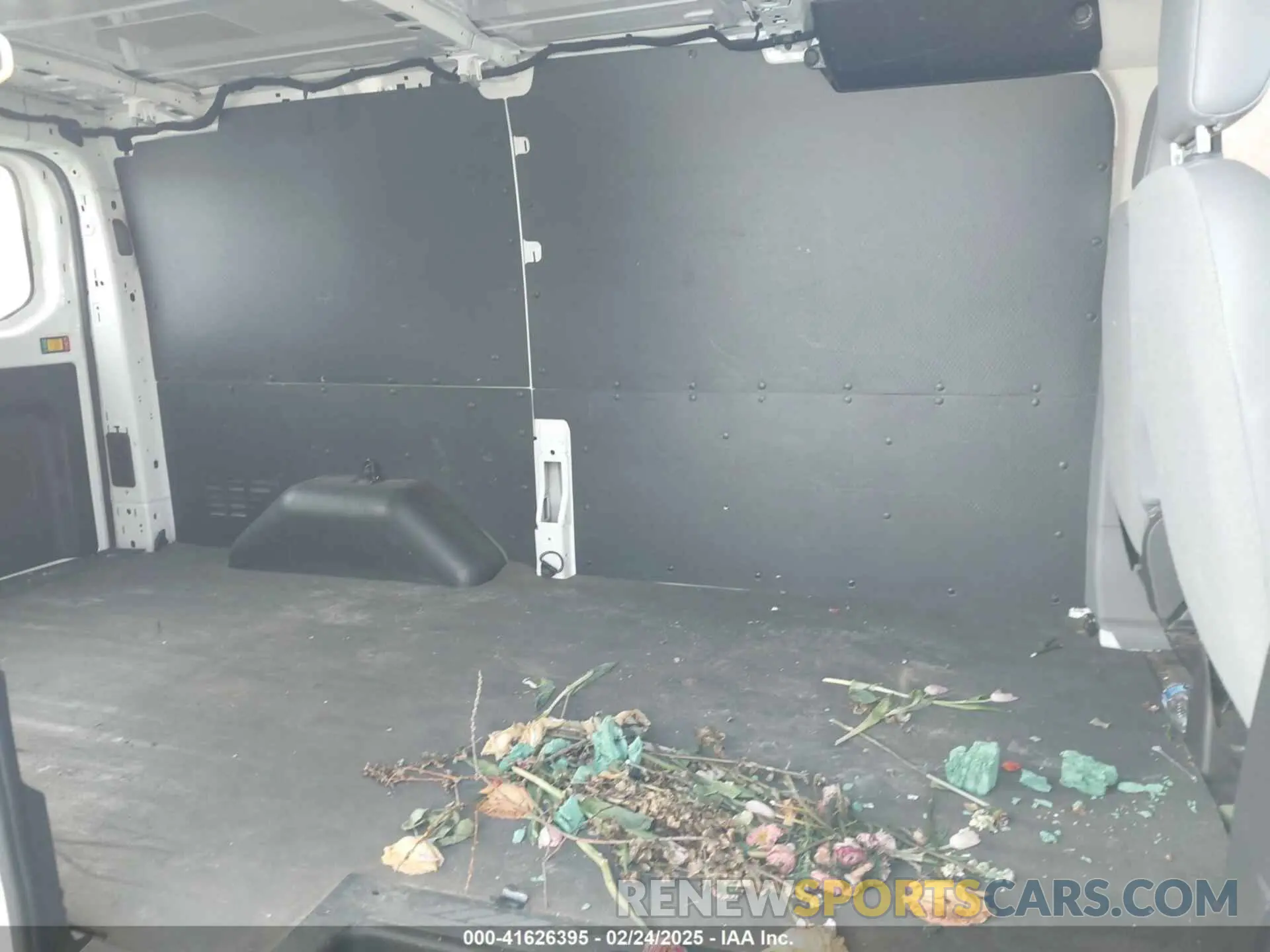 8 Фотография поврежденного автомобиля 1FTYE1ZM9KKB37770 FORD TRANSIT-150 2019