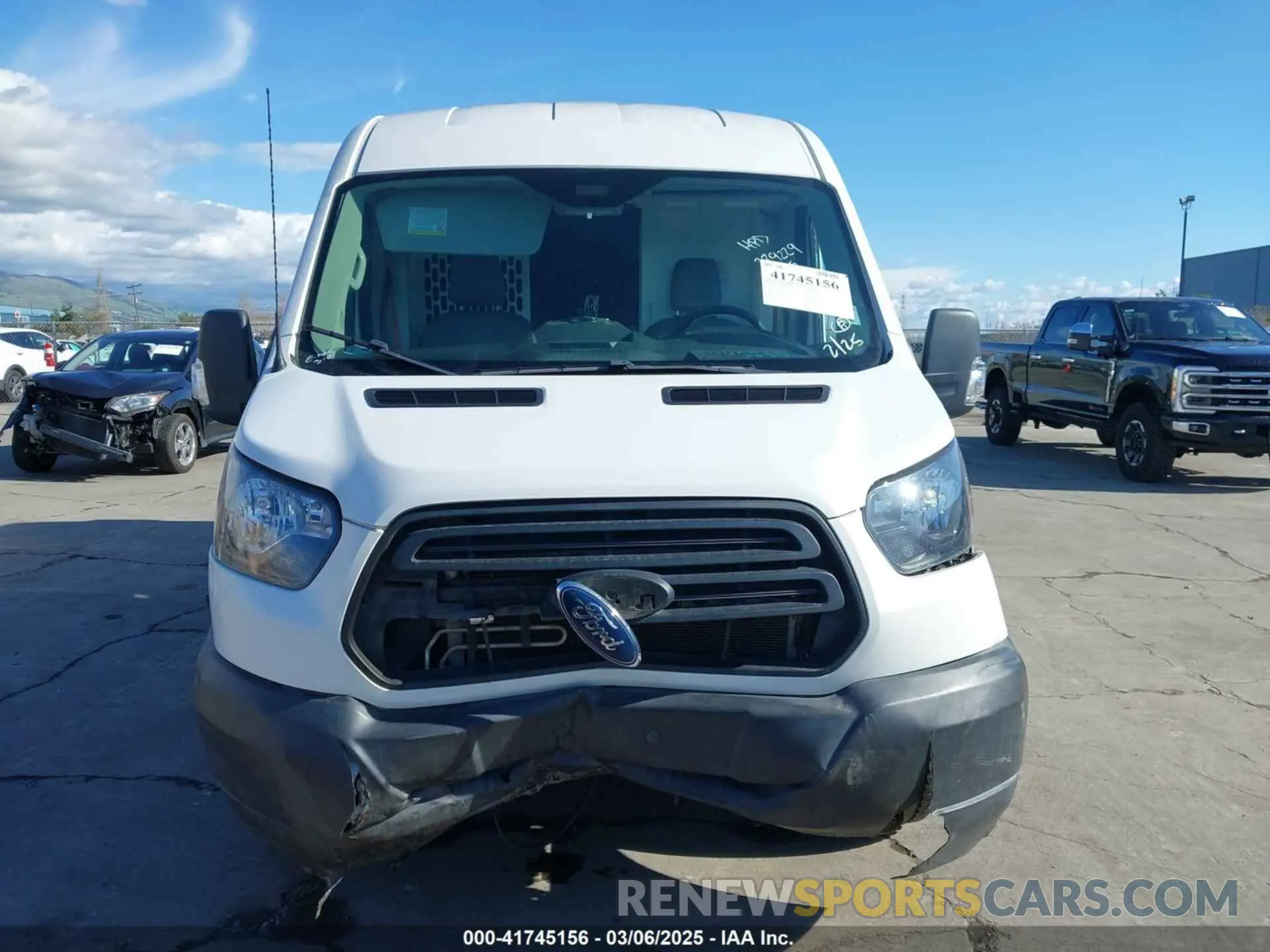 12 Фотография поврежденного автомобиля 1FTYE2CM8KKB35605 FORD TRANSIT-150 2019