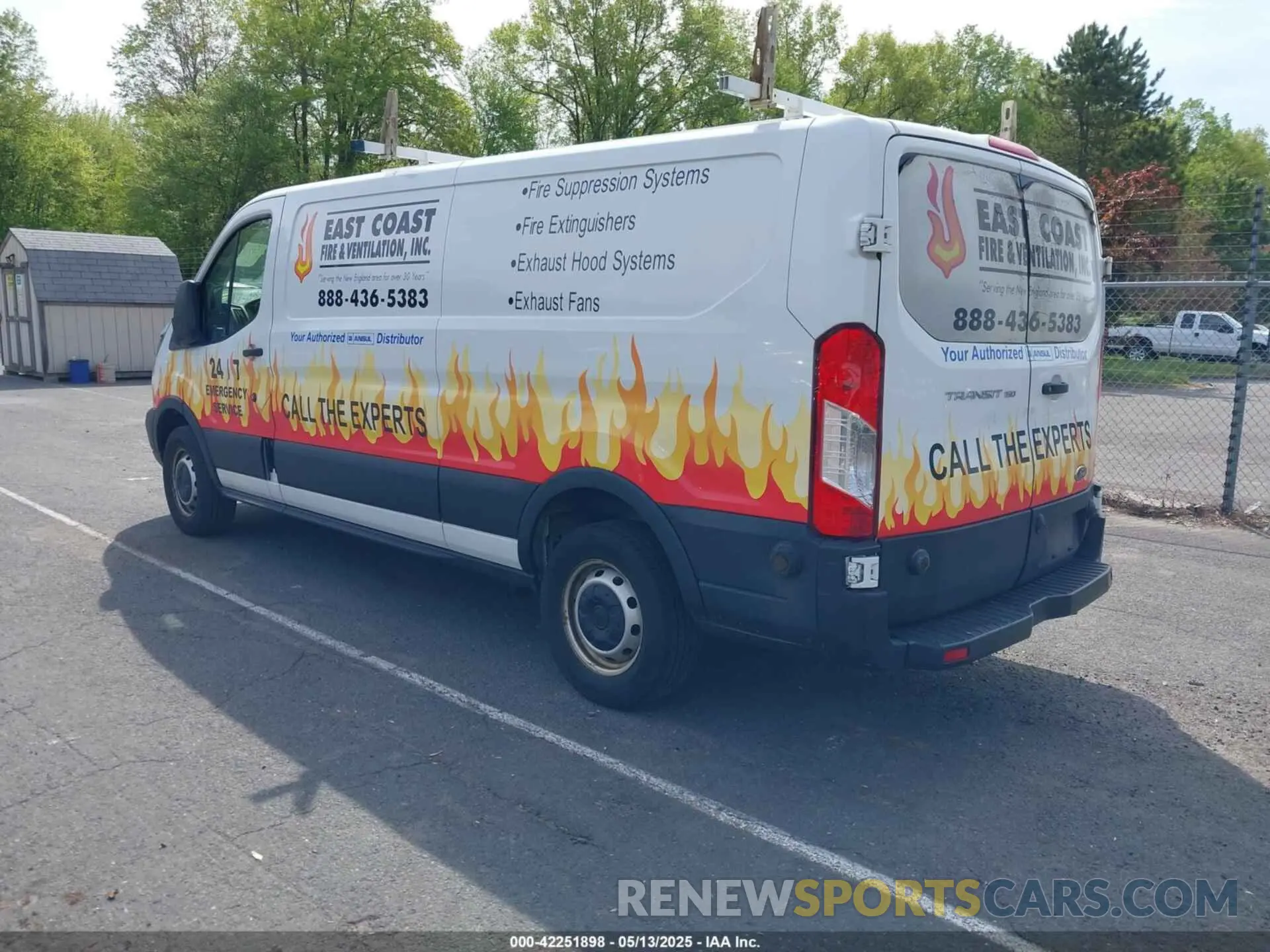 3 Photograph of a damaged car 1FTYE9ZM5KKA75945 FORD TRANSIT-150 2019