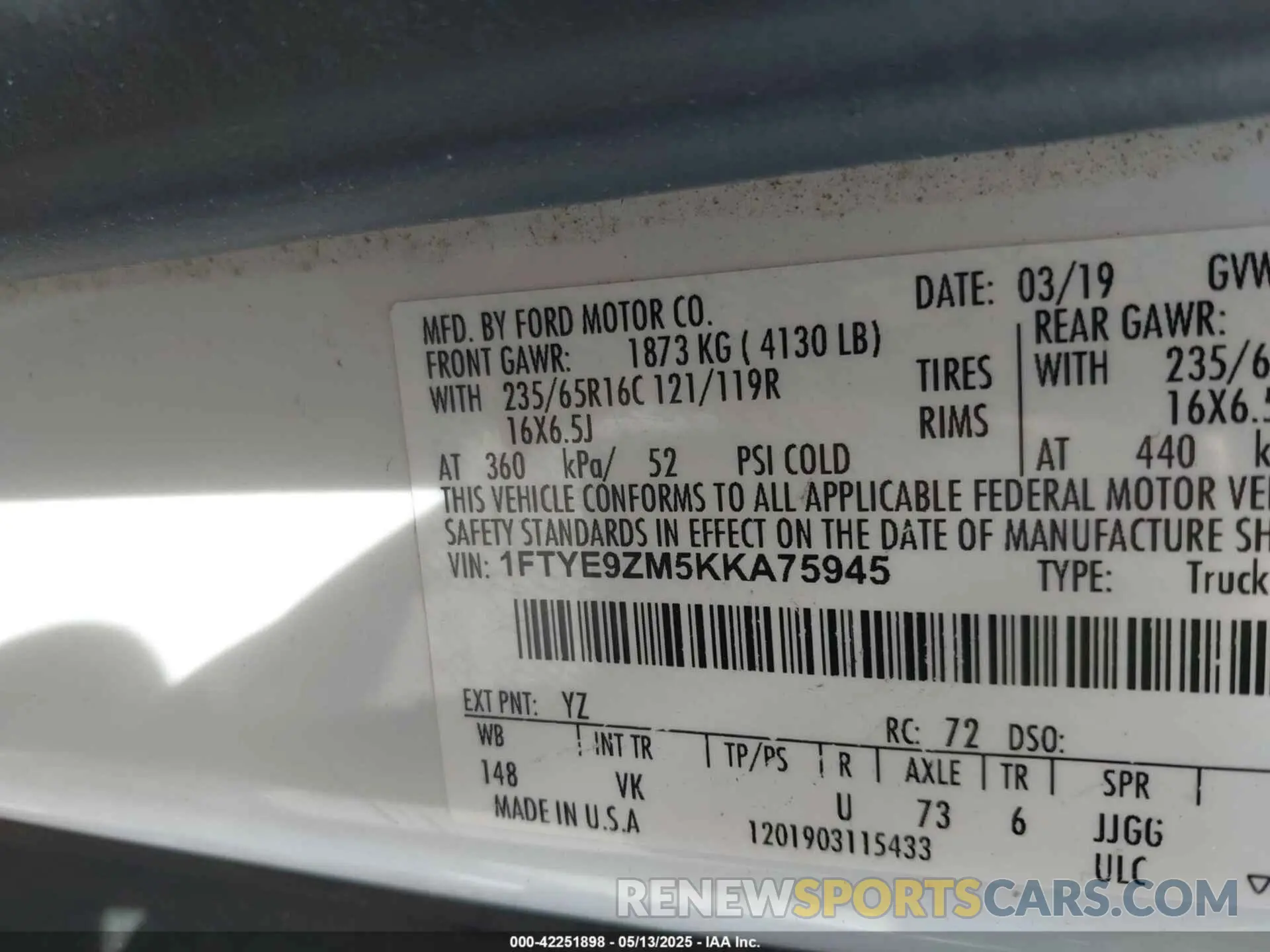 9 Photograph of a damaged car 1FTYE9ZM5KKA75945 FORD TRANSIT-150 2019