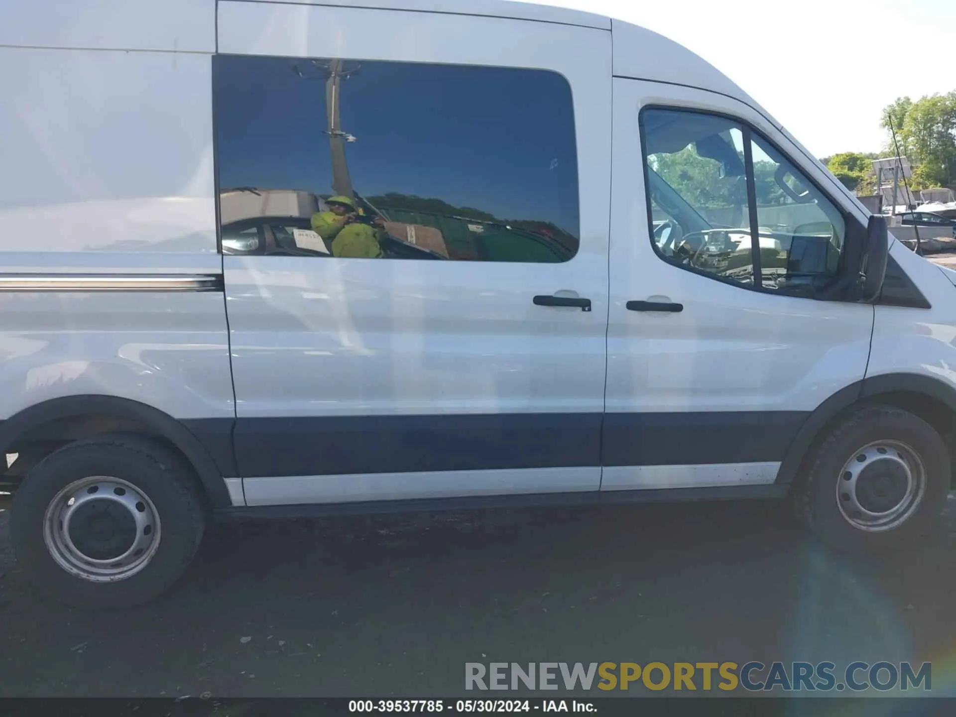 13 Photograph of a damaged car 1FTYE1CG6LKA12617 FORD TRANSIT-150 2020