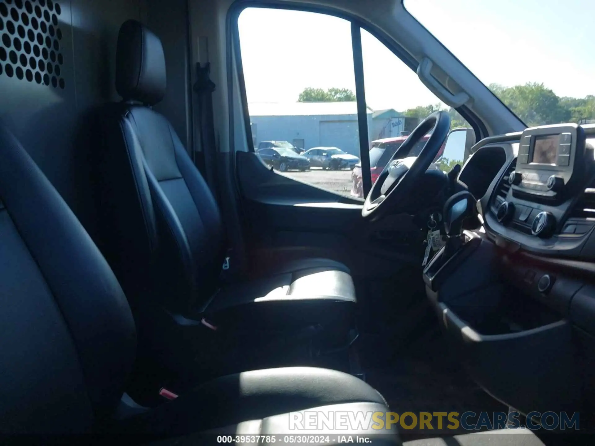 5 Photograph of a damaged car 1FTYE1CG6LKA12617 FORD TRANSIT-150 2020