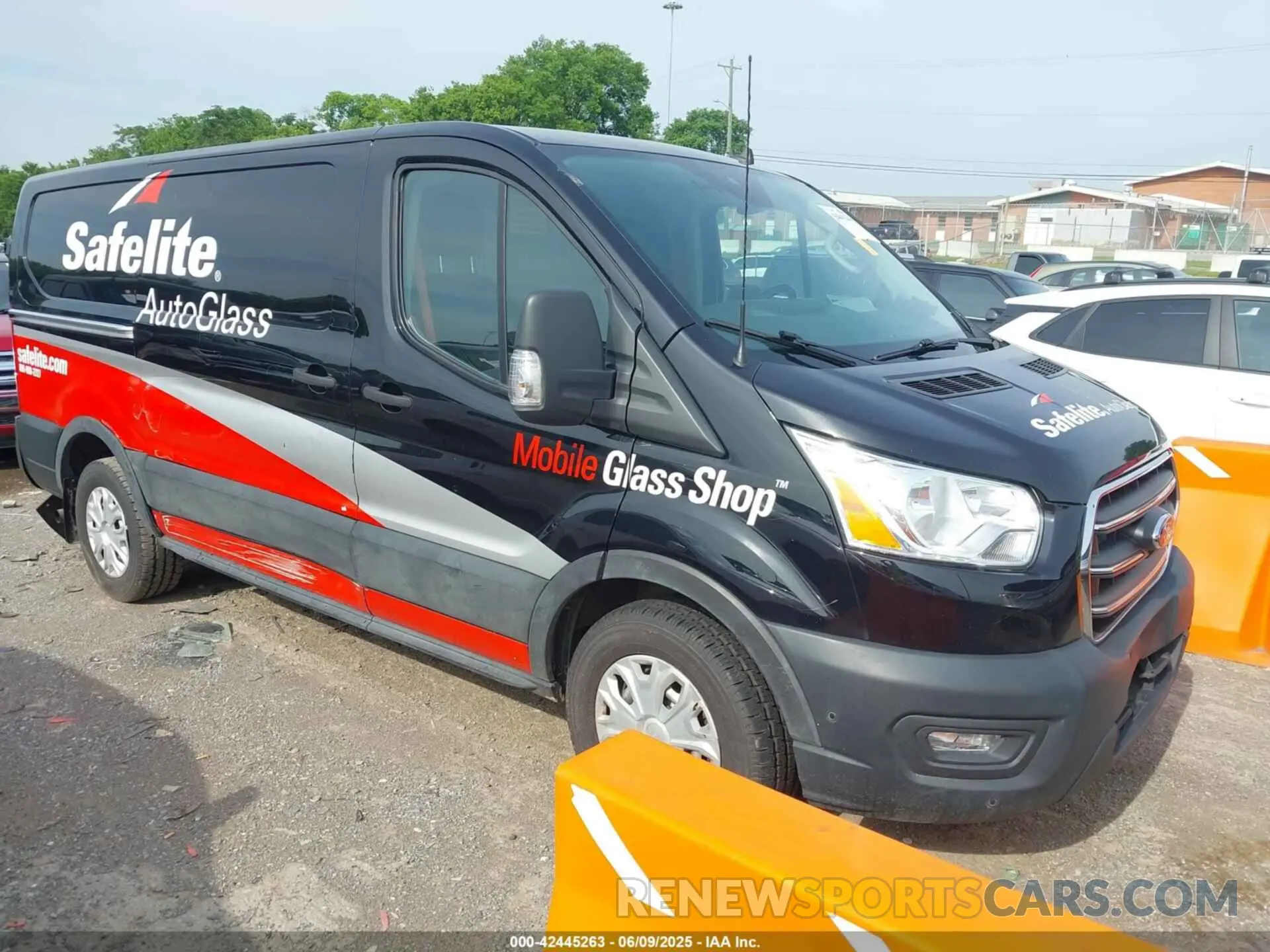 1 Photograph of a damaged car 1FTYE1Y80LKB76611 FORD TRANSIT-150 2020