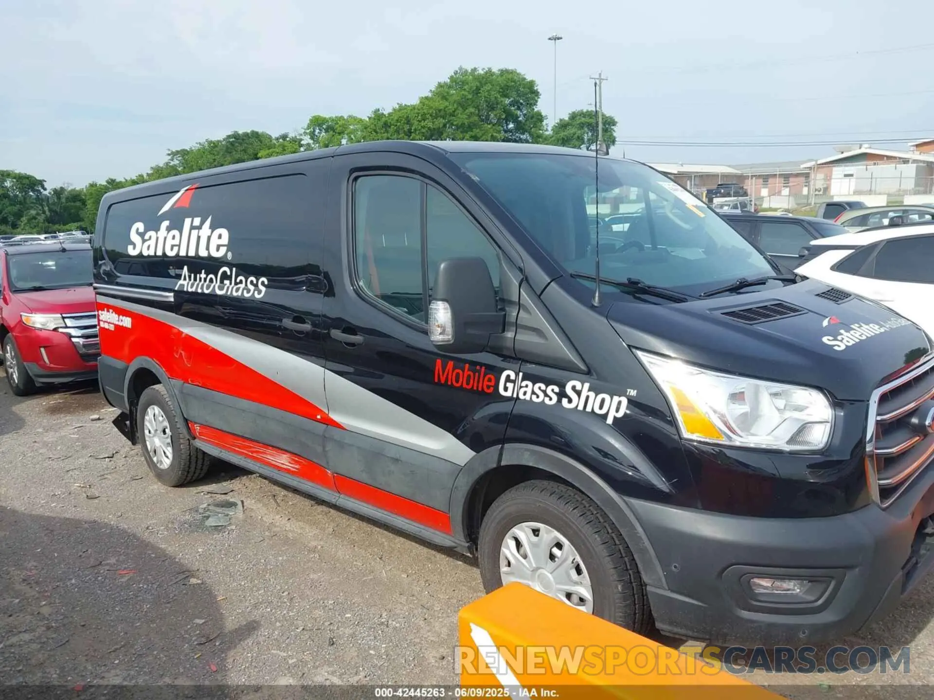 13 Photograph of a damaged car 1FTYE1Y80LKB76611 FORD TRANSIT-150 2020