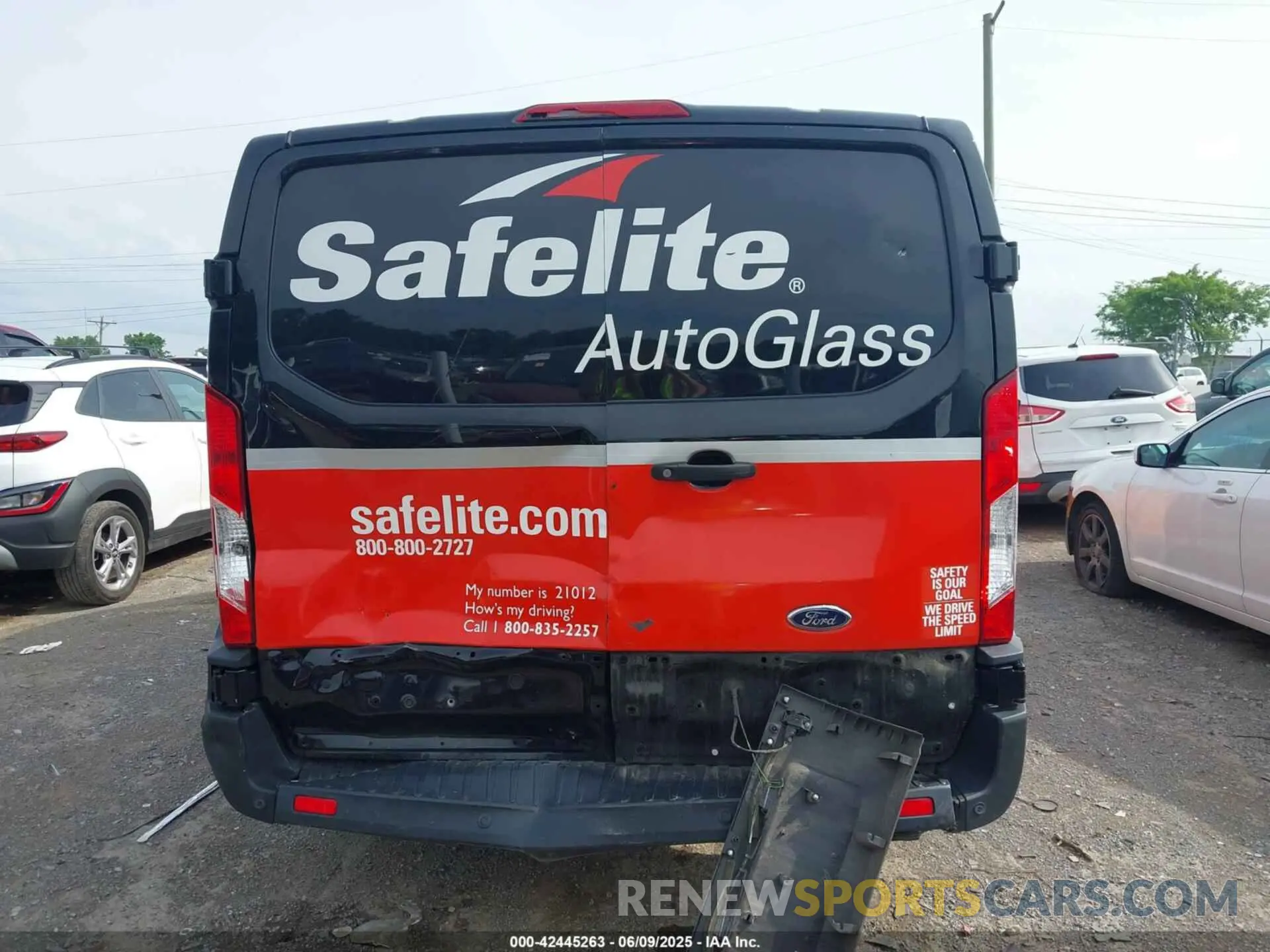 16 Photograph of a damaged car 1FTYE1Y80LKB76611 FORD TRANSIT-150 2020