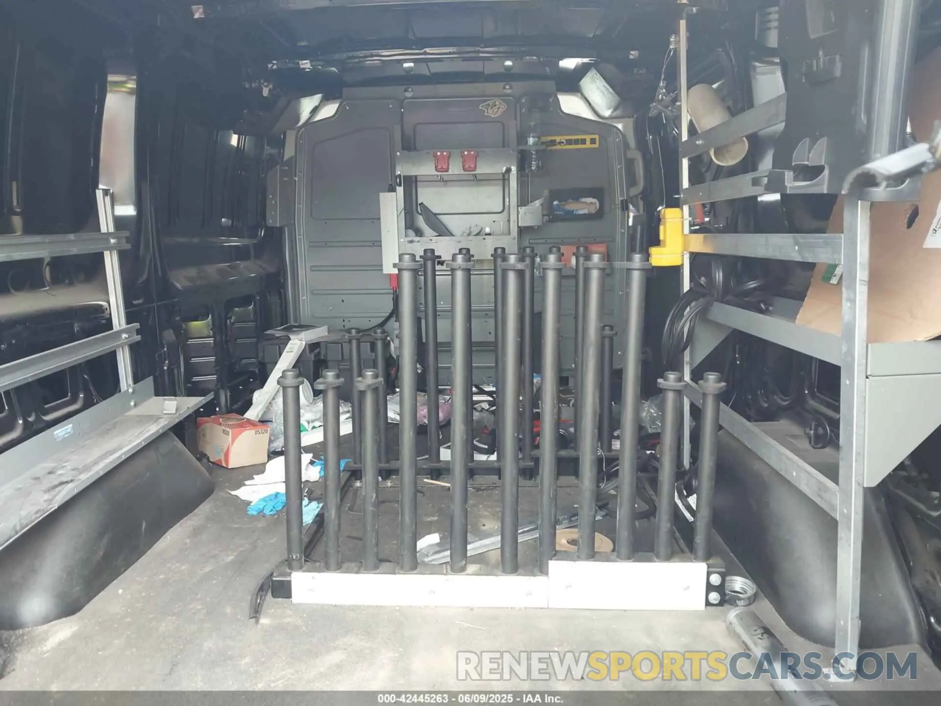 8 Photograph of a damaged car 1FTYE1Y80LKB76611 FORD TRANSIT-150 2020