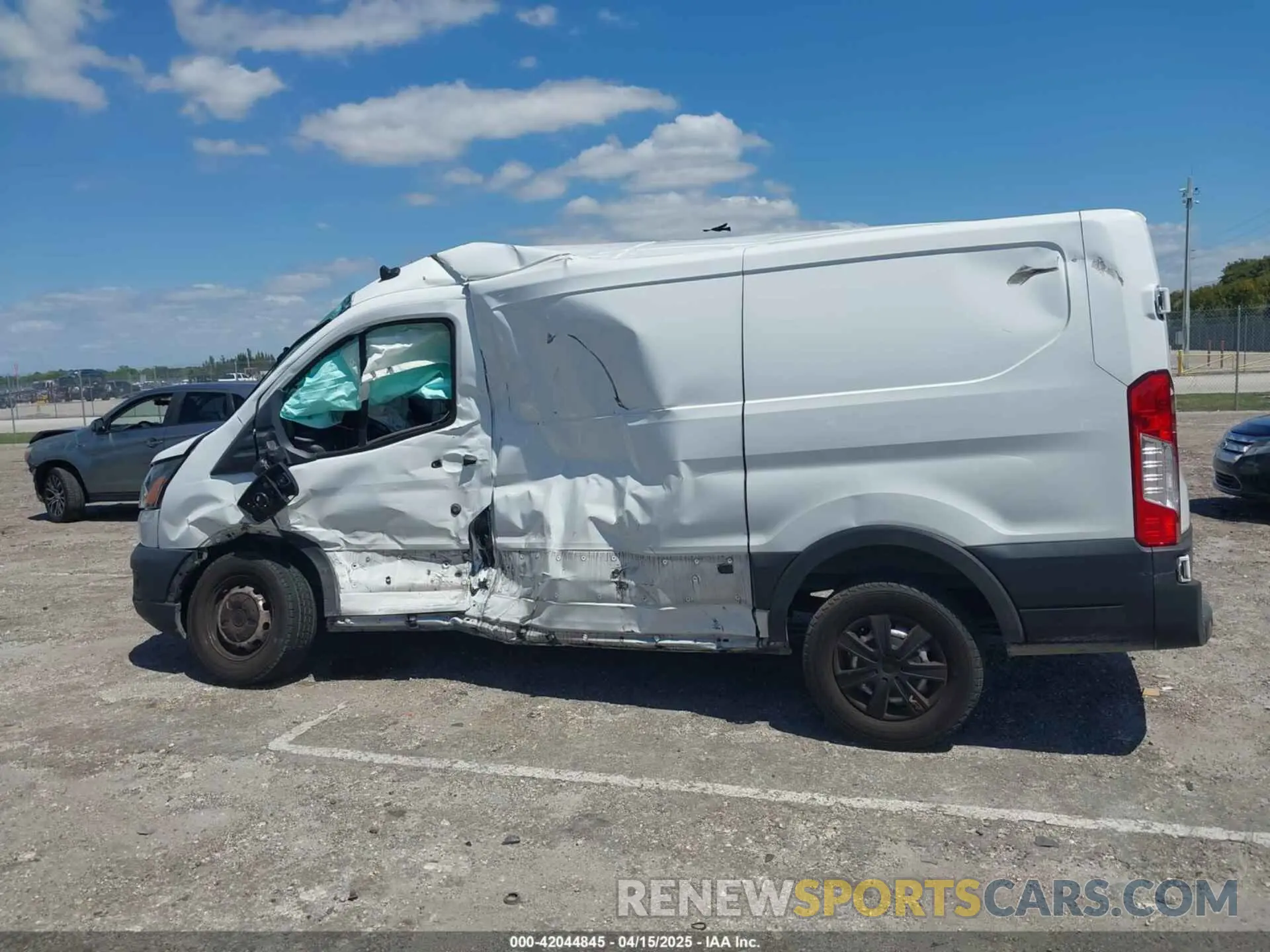 14 Фотография поврежденного автомобиля 1FTYE1Y81LKB70834 FORD TRANSIT-150 2020