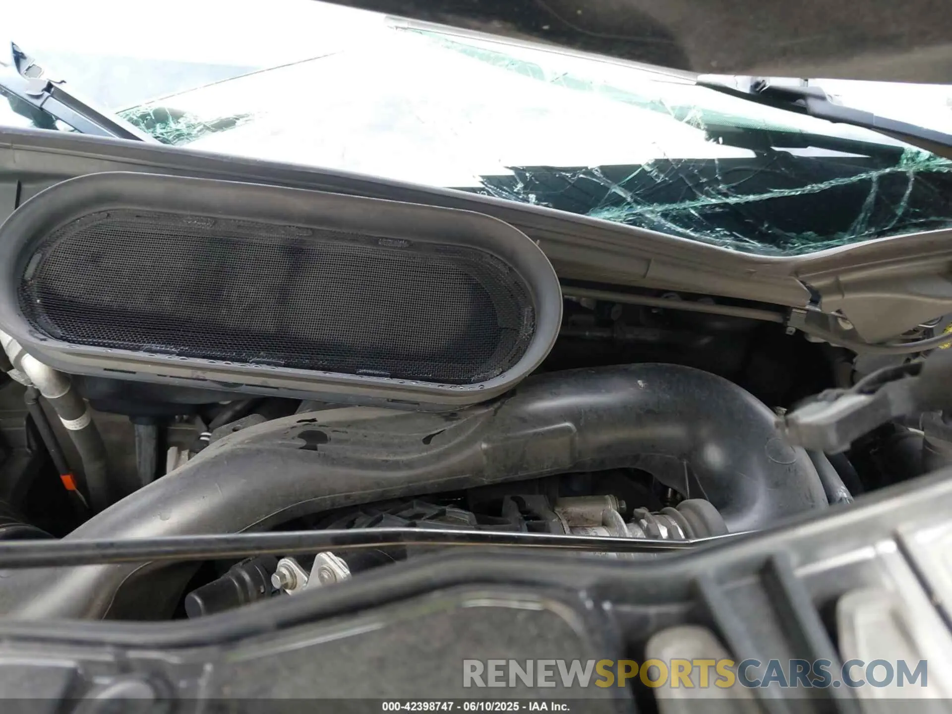 10 Photograph of a damaged car 1FTYE1Y82LKA27357 FORD TRANSIT-150 2020
