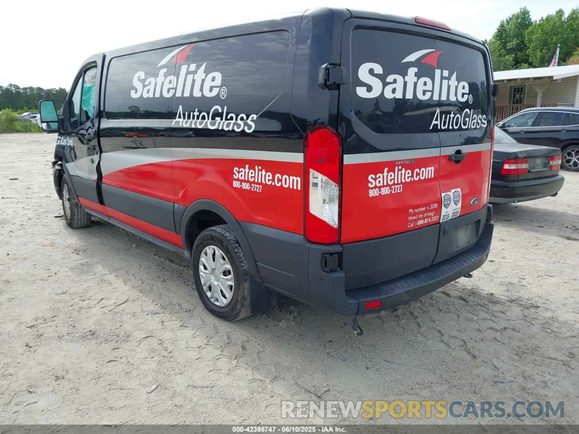 3 Photograph of a damaged car 1FTYE1Y82LKA27357 FORD TRANSIT-150 2020