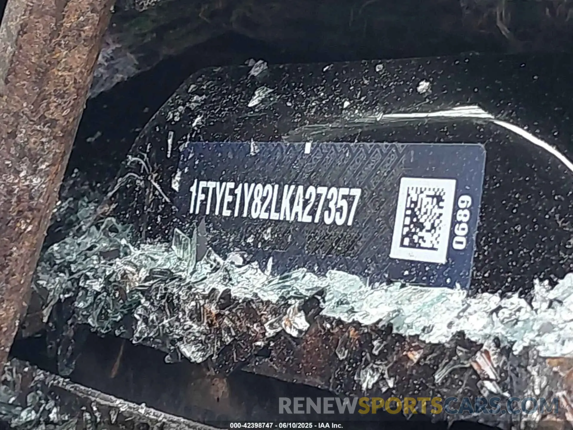 9 Photograph of a damaged car 1FTYE1Y82LKA27357 FORD TRANSIT-150 2020