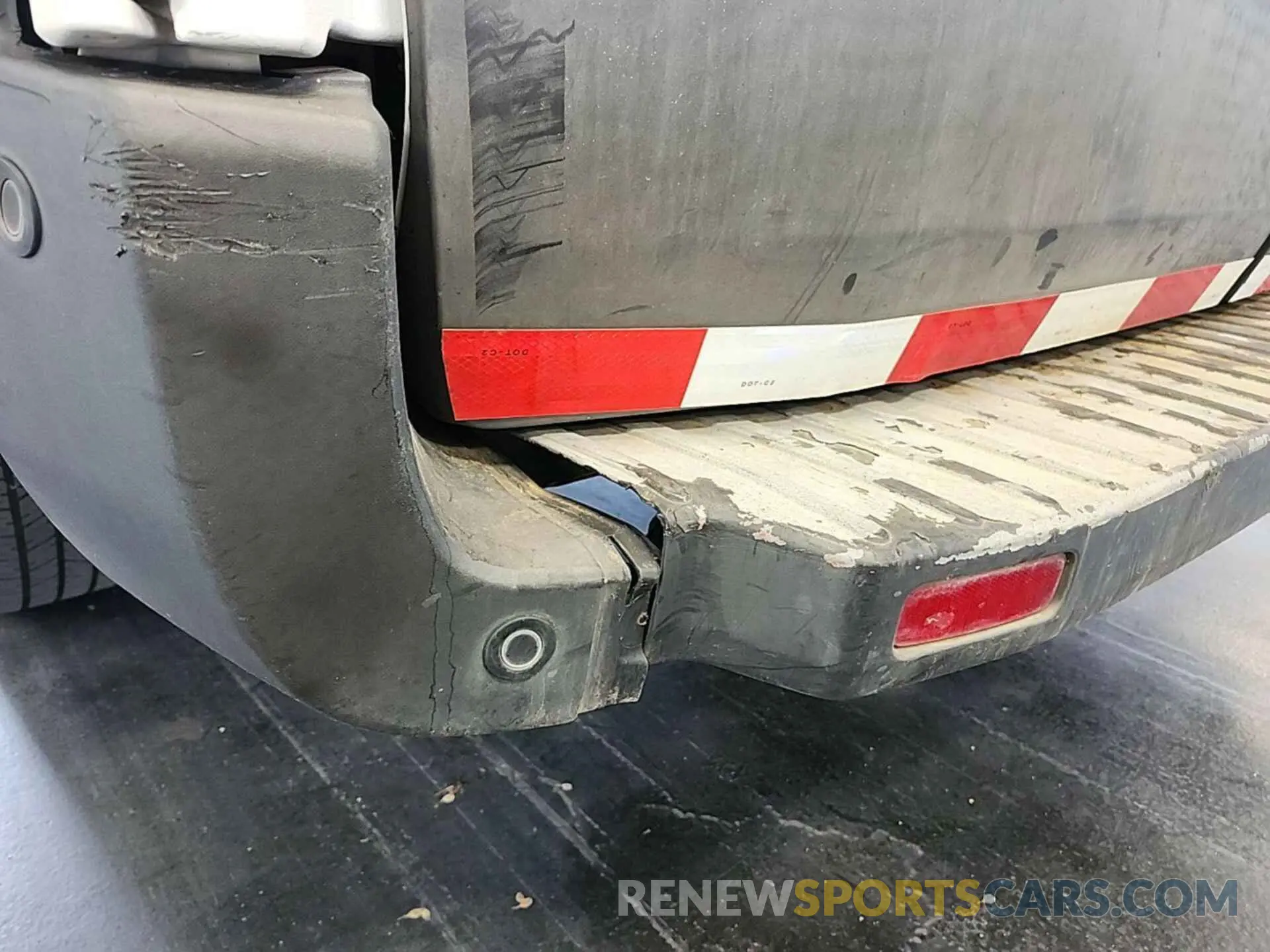 17 Photograph of a damaged car 1FTYE1Y82LKB26132 FORD TRANSIT-150 2020