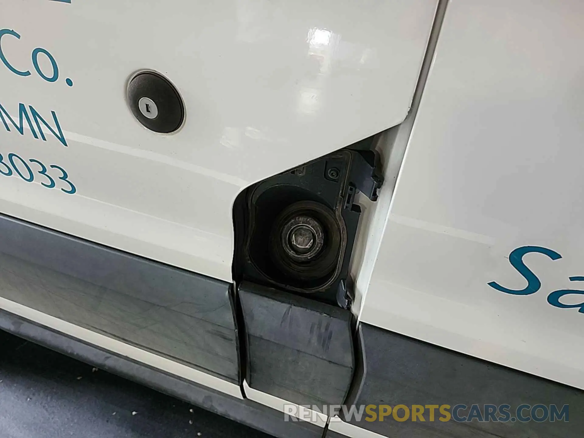 29 Photograph of a damaged car 1FTYE1Y82LKB26132 FORD TRANSIT-150 2020