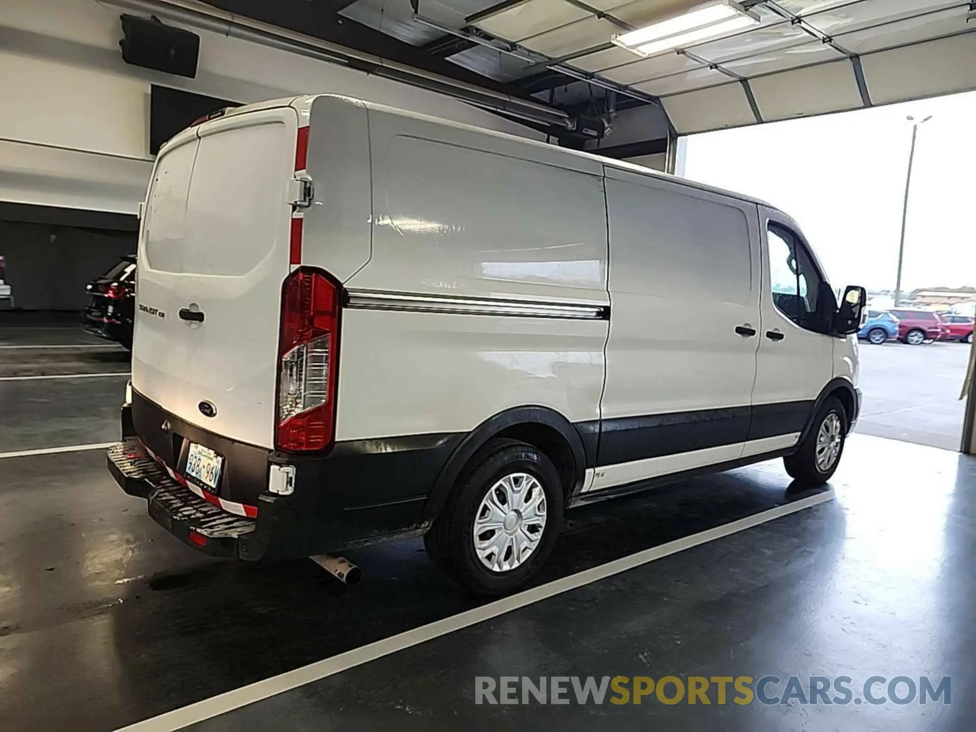 3 Photograph of a damaged car 1FTYE1Y82LKB26132 FORD TRANSIT-150 2020