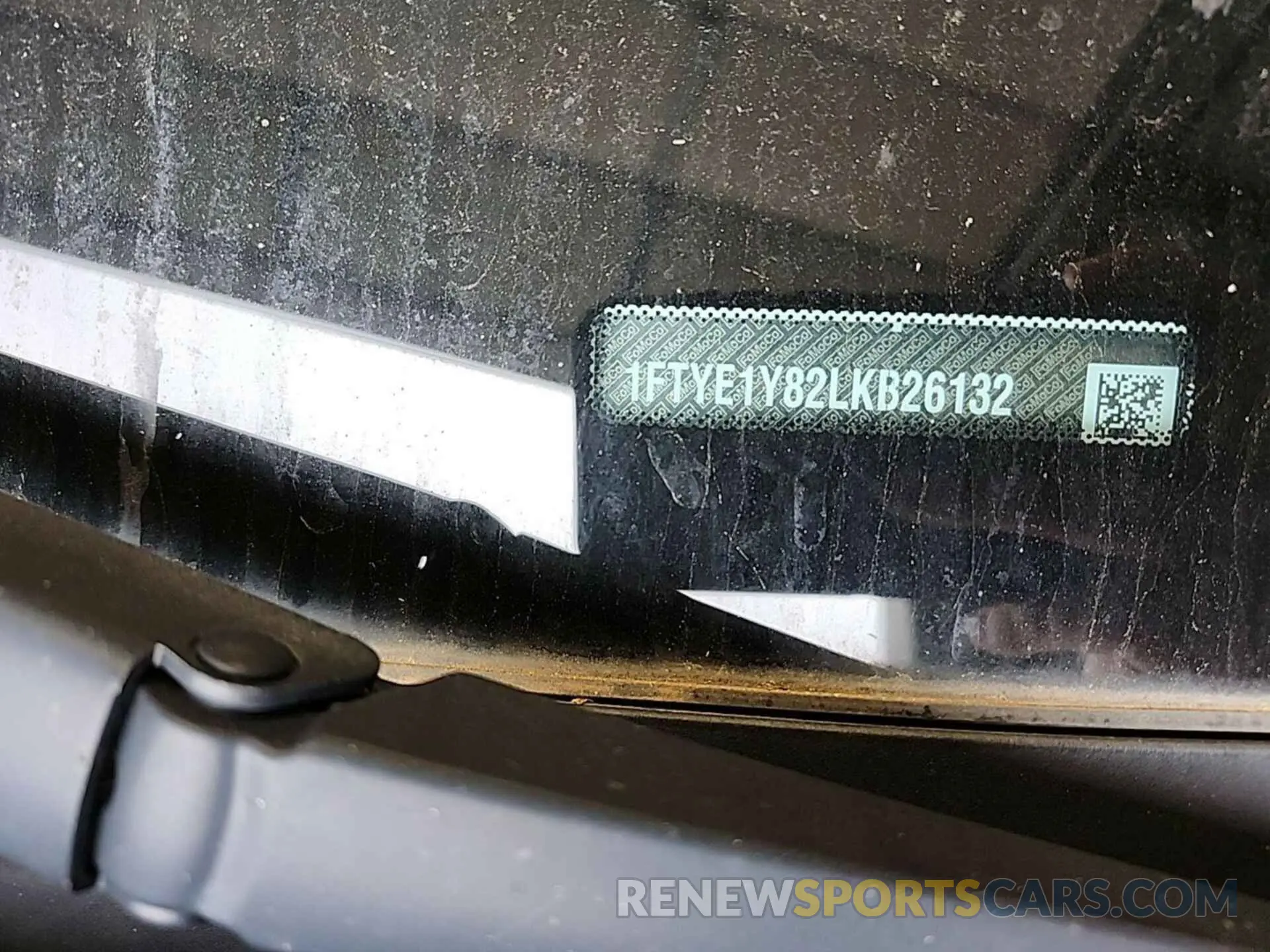 8 Photograph of a damaged car 1FTYE1Y82LKB26132 FORD TRANSIT-150 2020