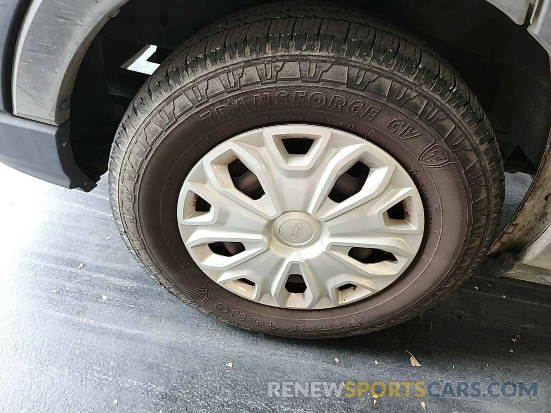9 Photograph of a damaged car 1FTYE1Y82LKB26132 FORD TRANSIT-150 2020