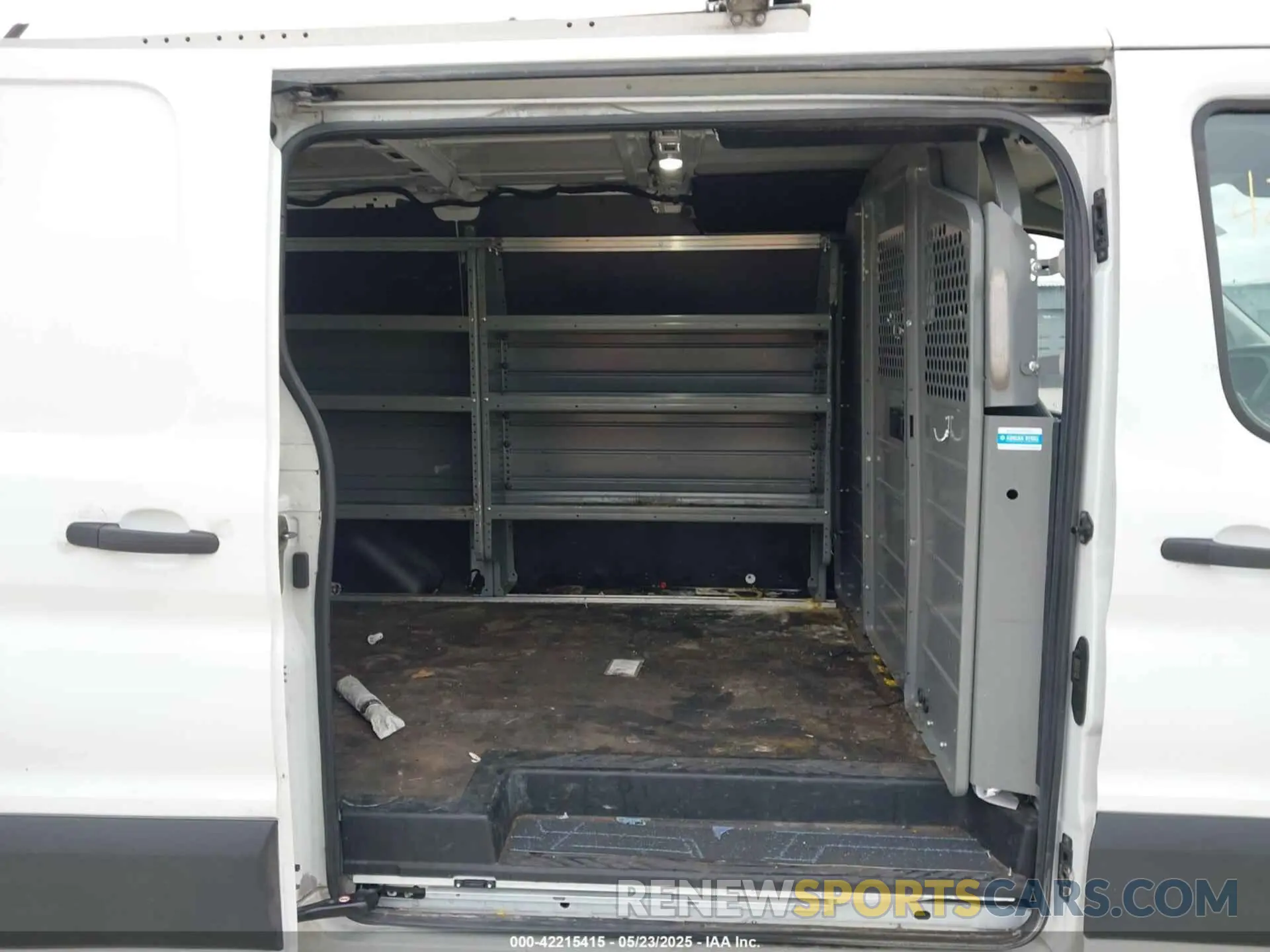 8 Photograph of a damaged car 1FTYE1Y85LKA25294 FORD TRANSIT-150 2020