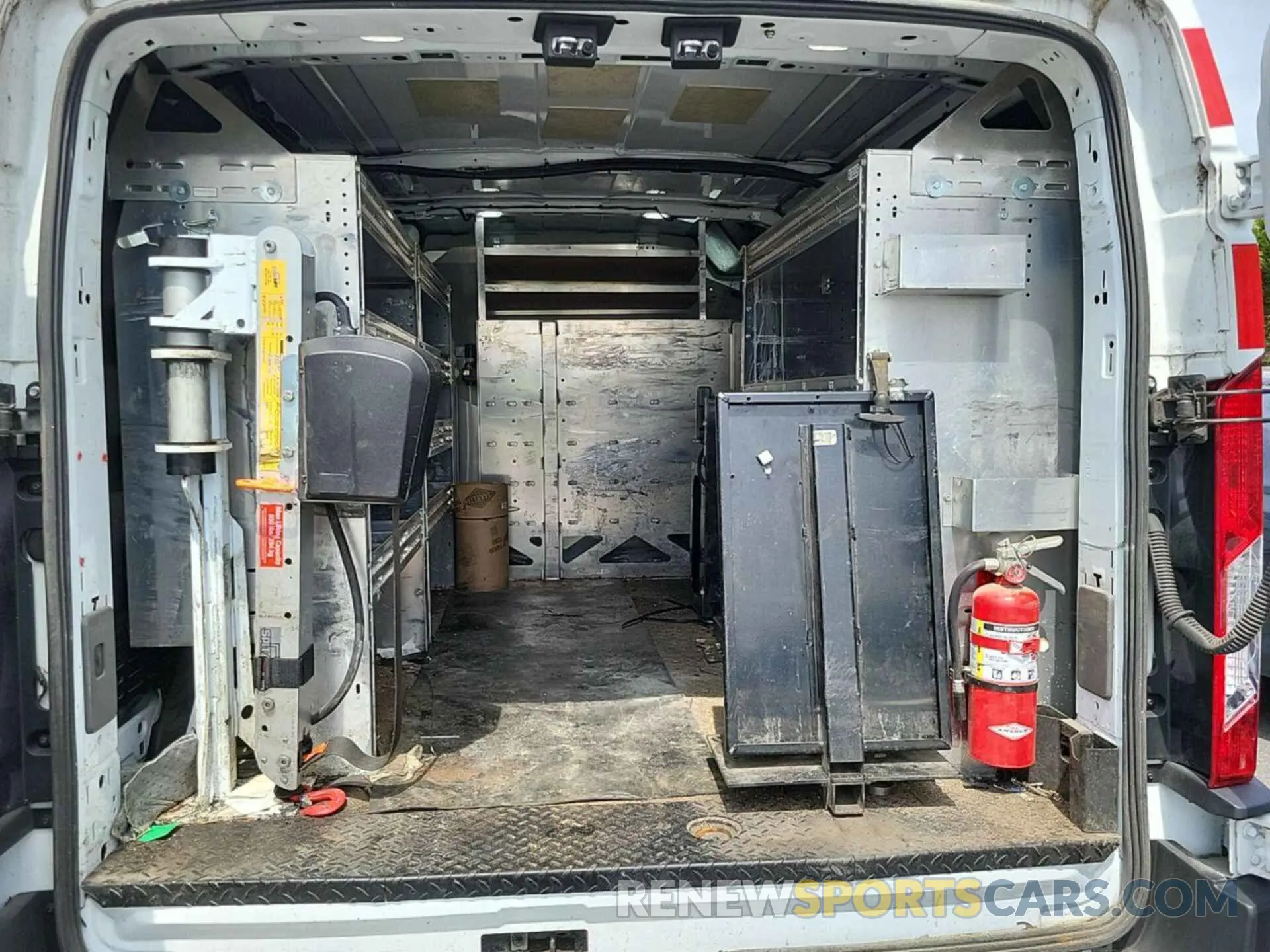 21 Photograph of a damaged car 1FTYE1Y88LKB50368 FORD TRANSIT-150 2020