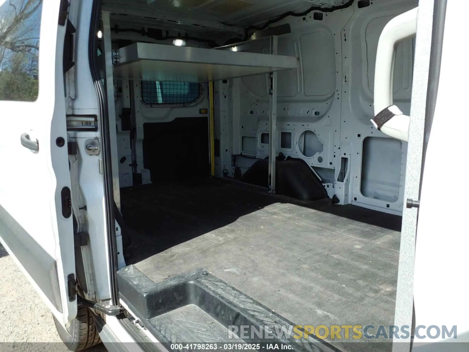 8 Photograph of a damaged car 1FTYE1YG7LKB68822 FORD TRANSIT-150 2020