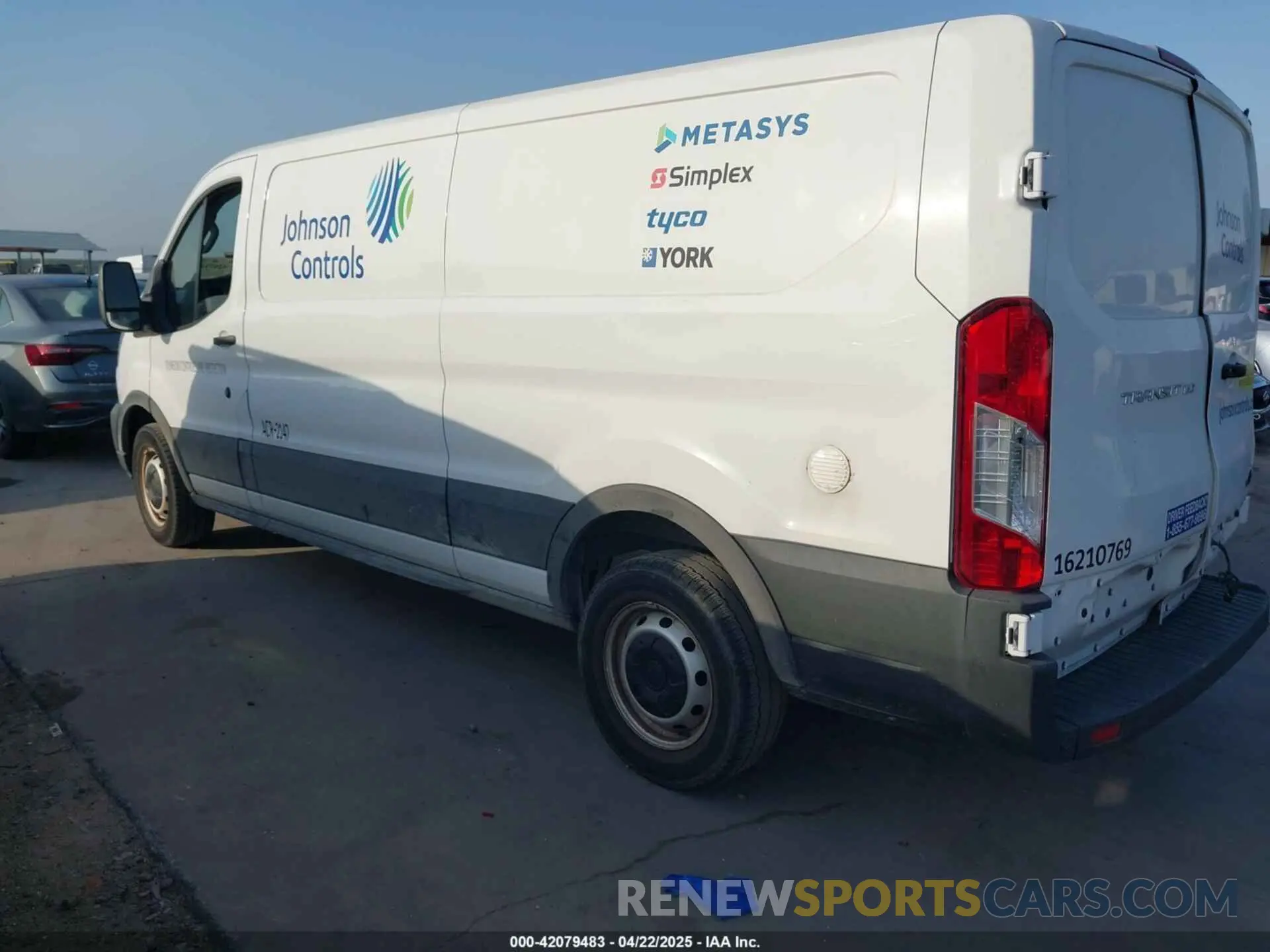 3 Photograph of a damaged car 1FTYE1Y83MKA75144 FORD TRANSIT-150 2021