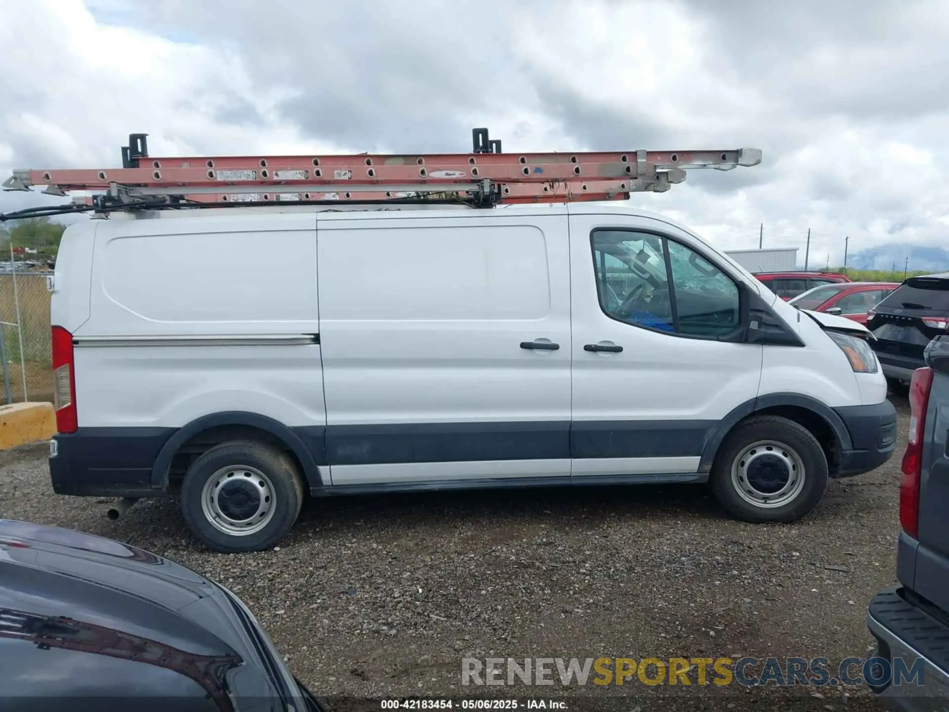 13 Photograph of a damaged car 1FTYE1Y86MKA71783 FORD TRANSIT-150 2021
