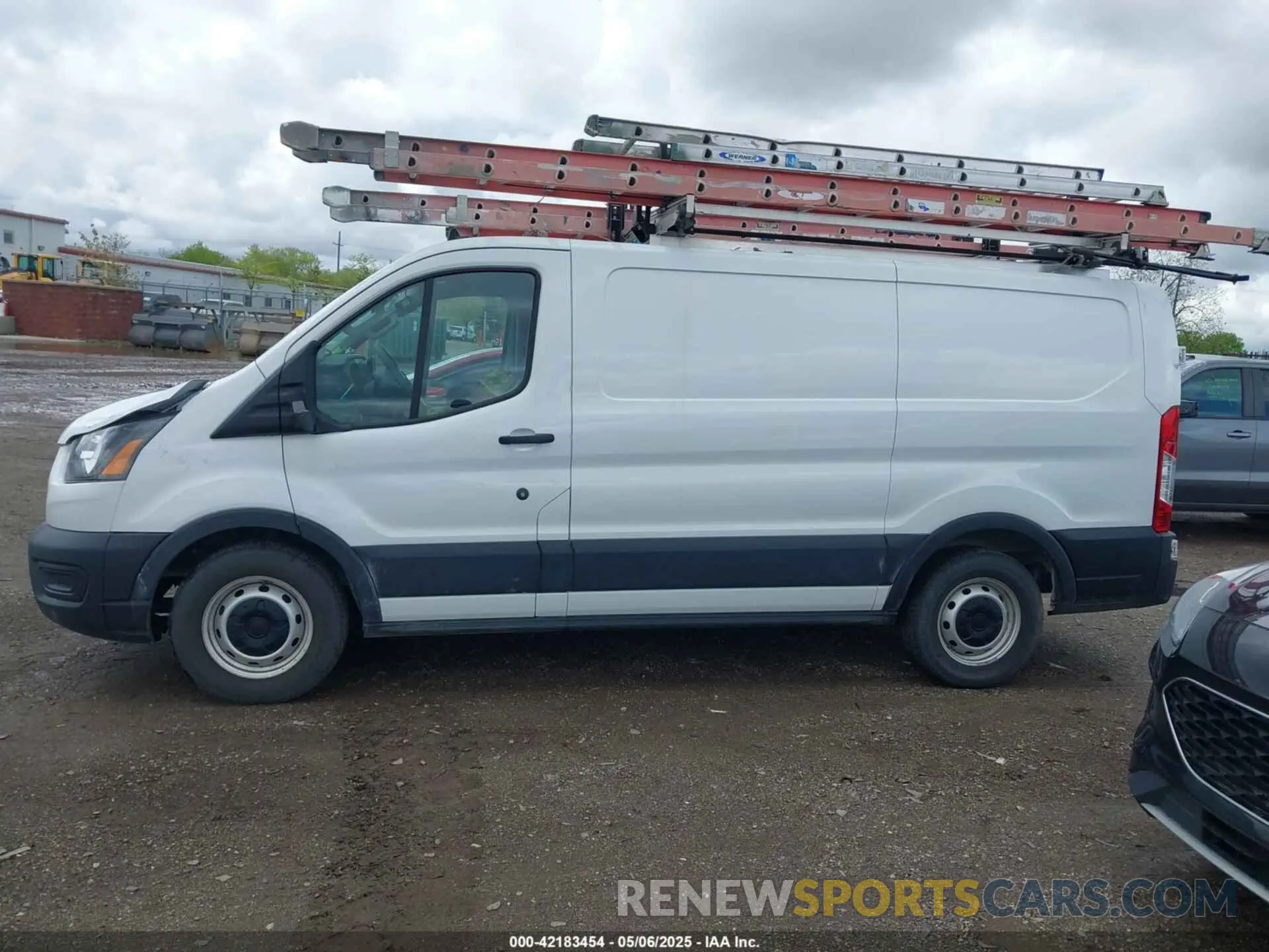14 Photograph of a damaged car 1FTYE1Y86MKA71783 FORD TRANSIT-150 2021