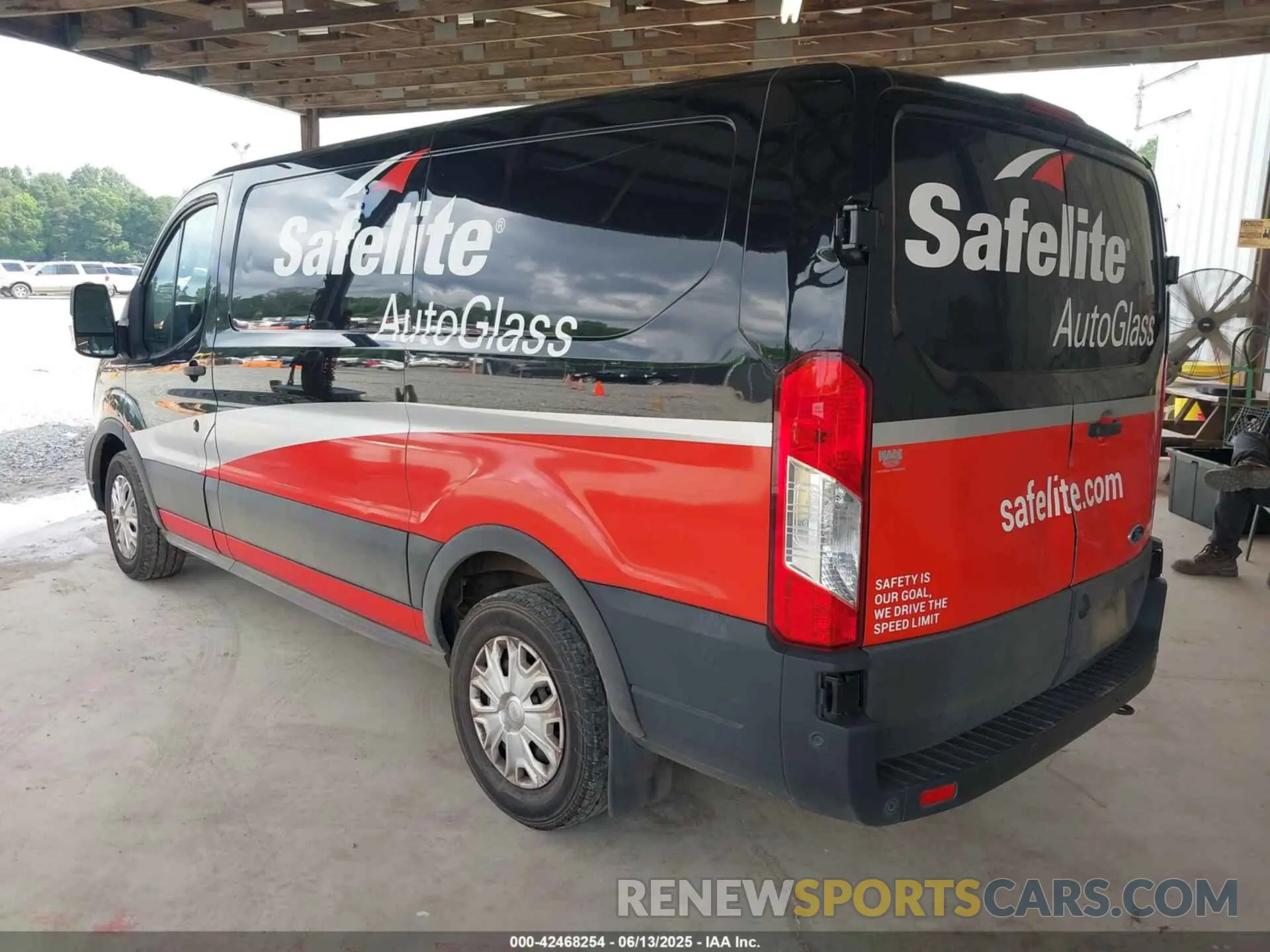 3 Photograph of a damaged car 1FTYE1Y81PKA71257 FORD TRANSIT-150 2023