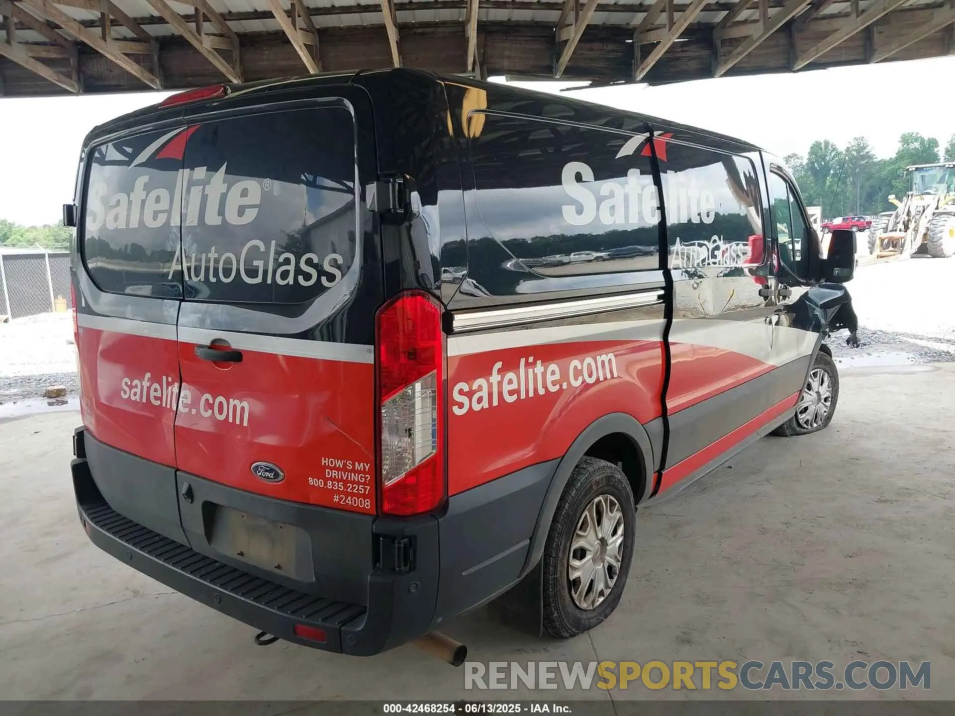 4 Photograph of a damaged car 1FTYE1Y81PKA71257 FORD TRANSIT-150 2023