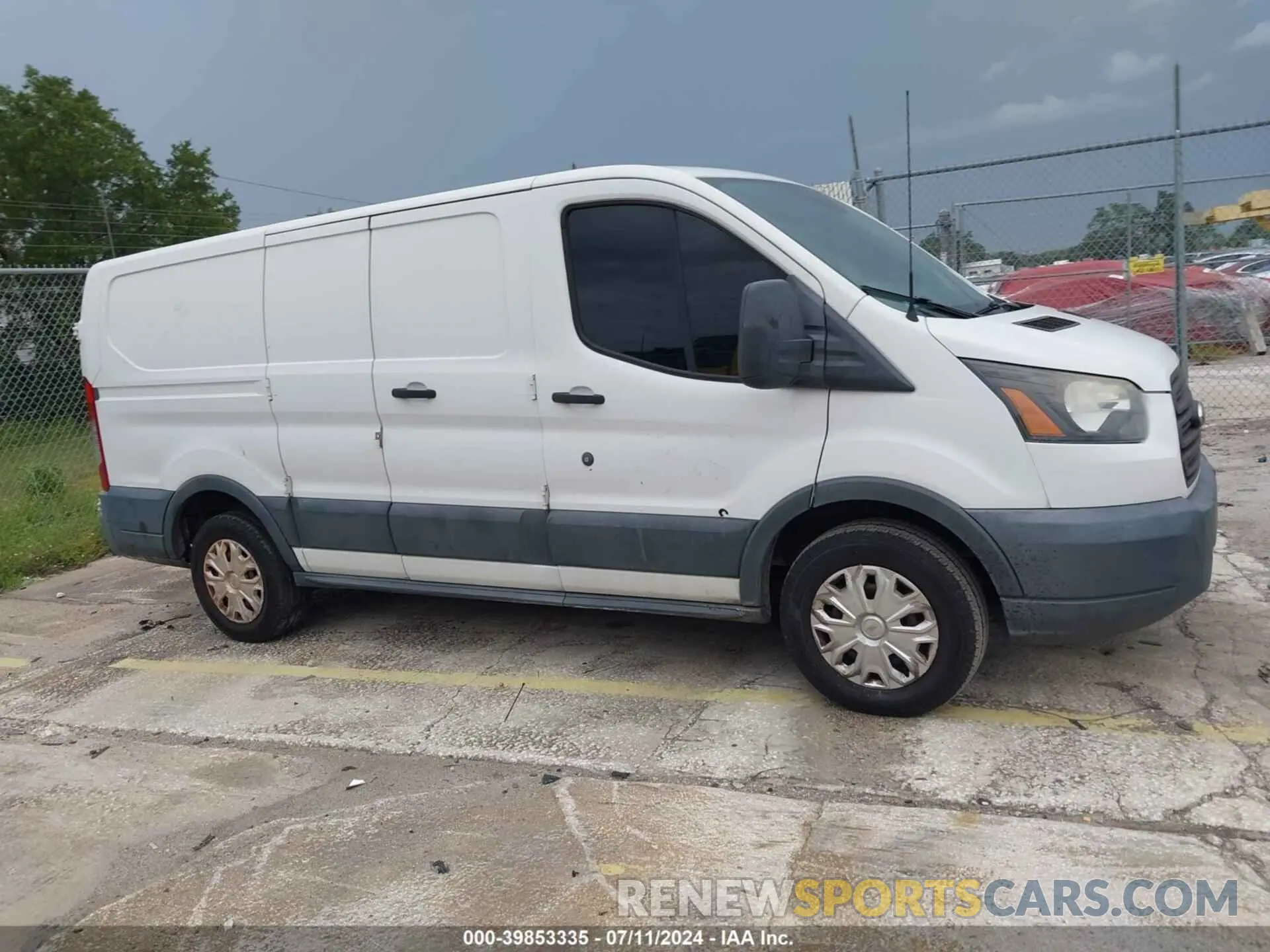 13 Photograph of a damaged car 1FTYE1ZM3HKA86405 FORD TRANSIT 2017
