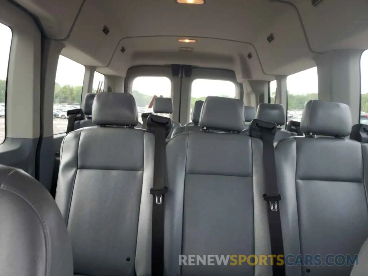 10 Photograph of a damaged car 1FBZX2CM8KKB60961 FORD TRANSIT 2019