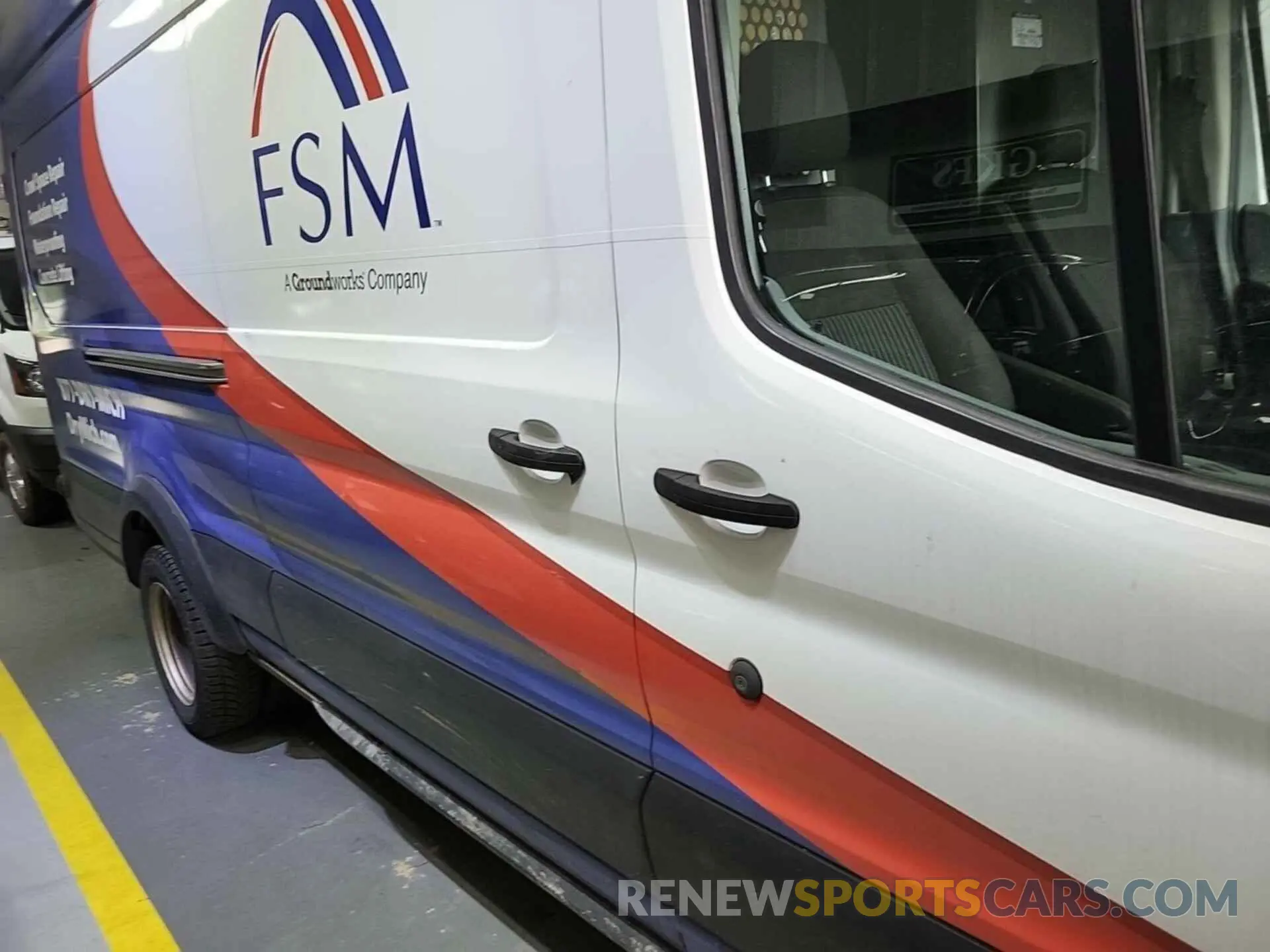 17 Photograph of a damaged car 1FTBF4XV4KKB04661 FORD TRANSIT 2019