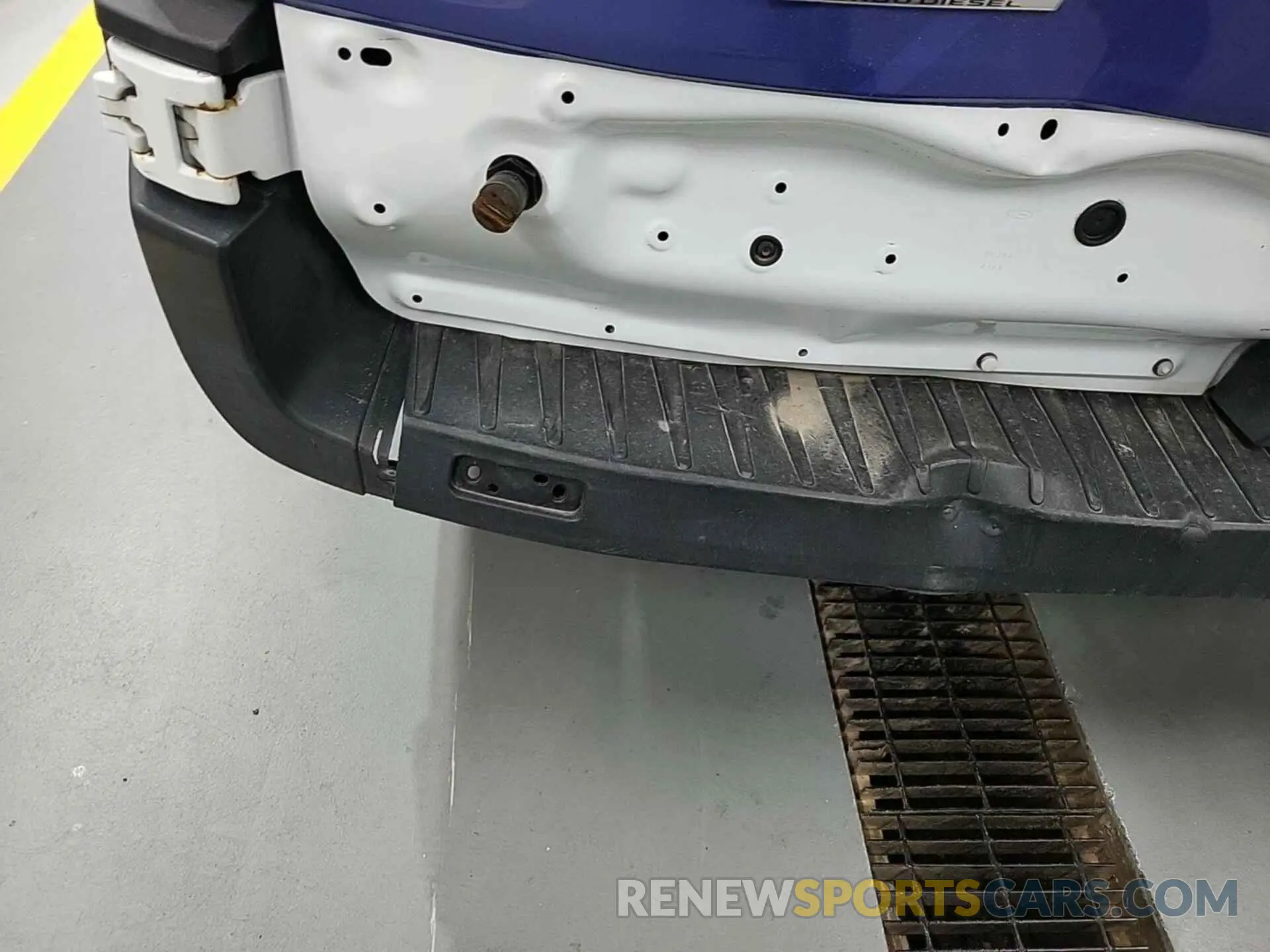 25 Photograph of a damaged car 1FTBF4XV4KKB04661 FORD TRANSIT 2019