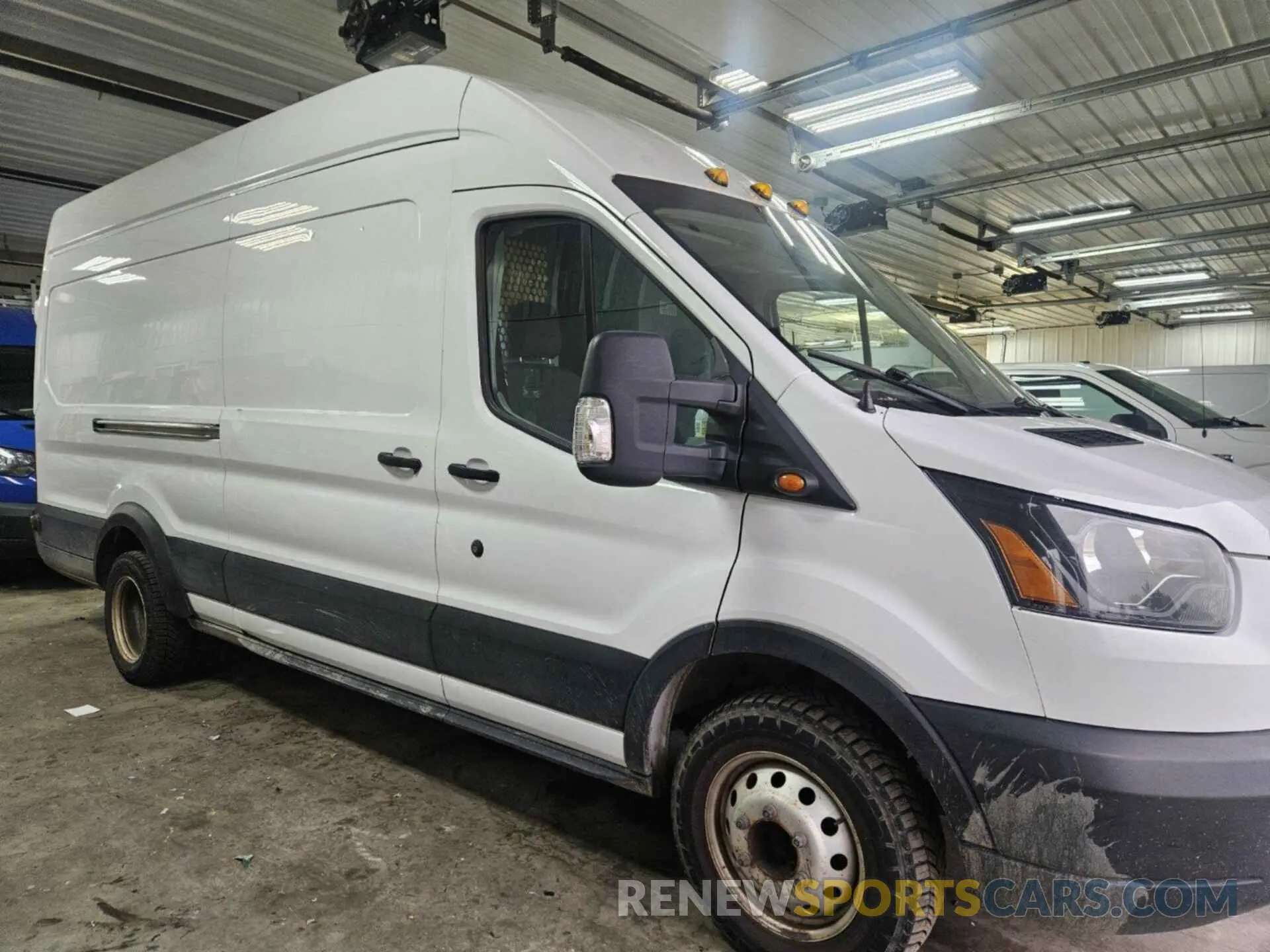 28 Photograph of a damaged car 1FTBF4XV4KKB04661 FORD TRANSIT 2019